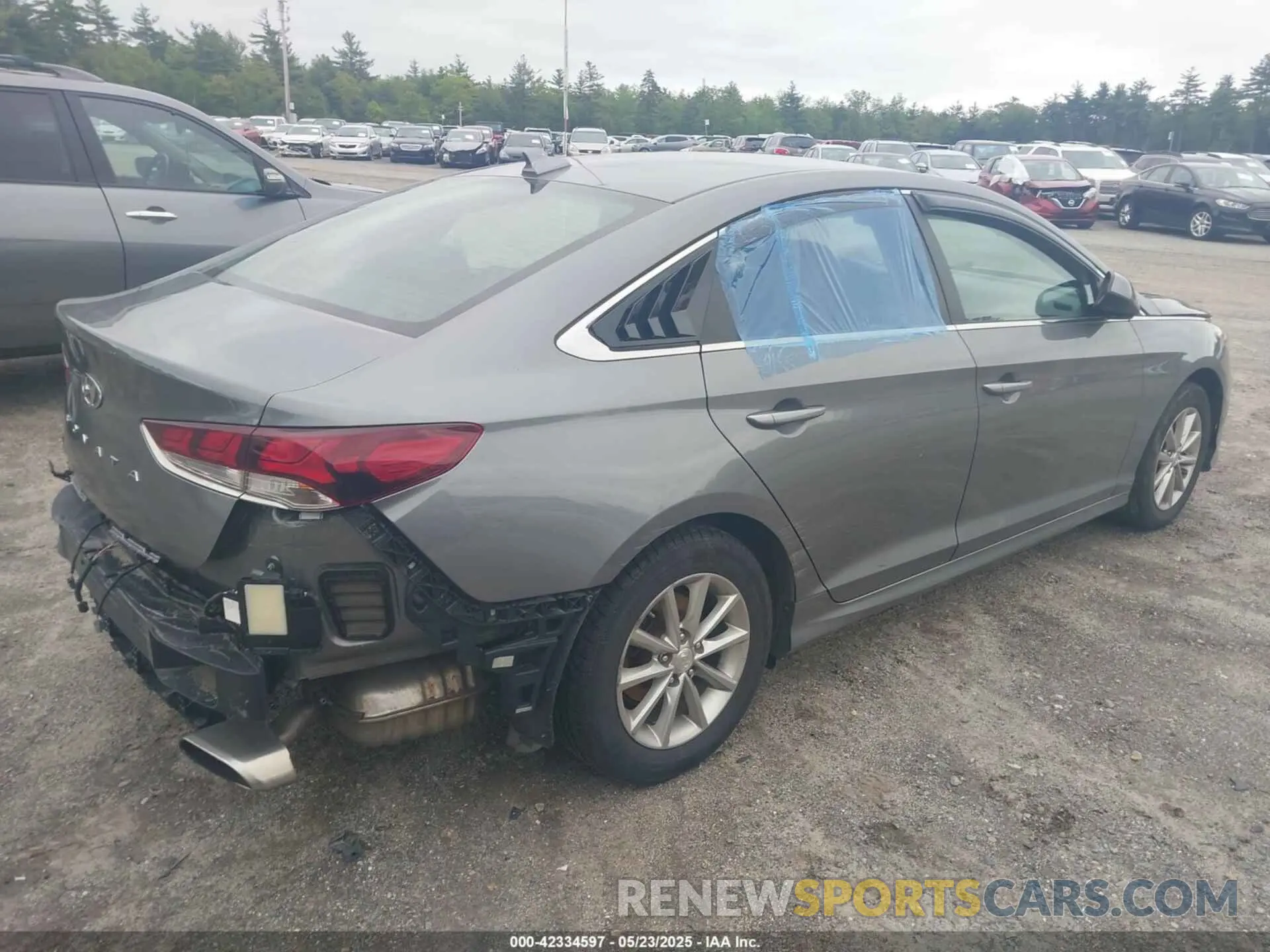 4 fotografías del automóvil dañado 5NPE24AF3KH778275 HYUNDAI SONATA 2019