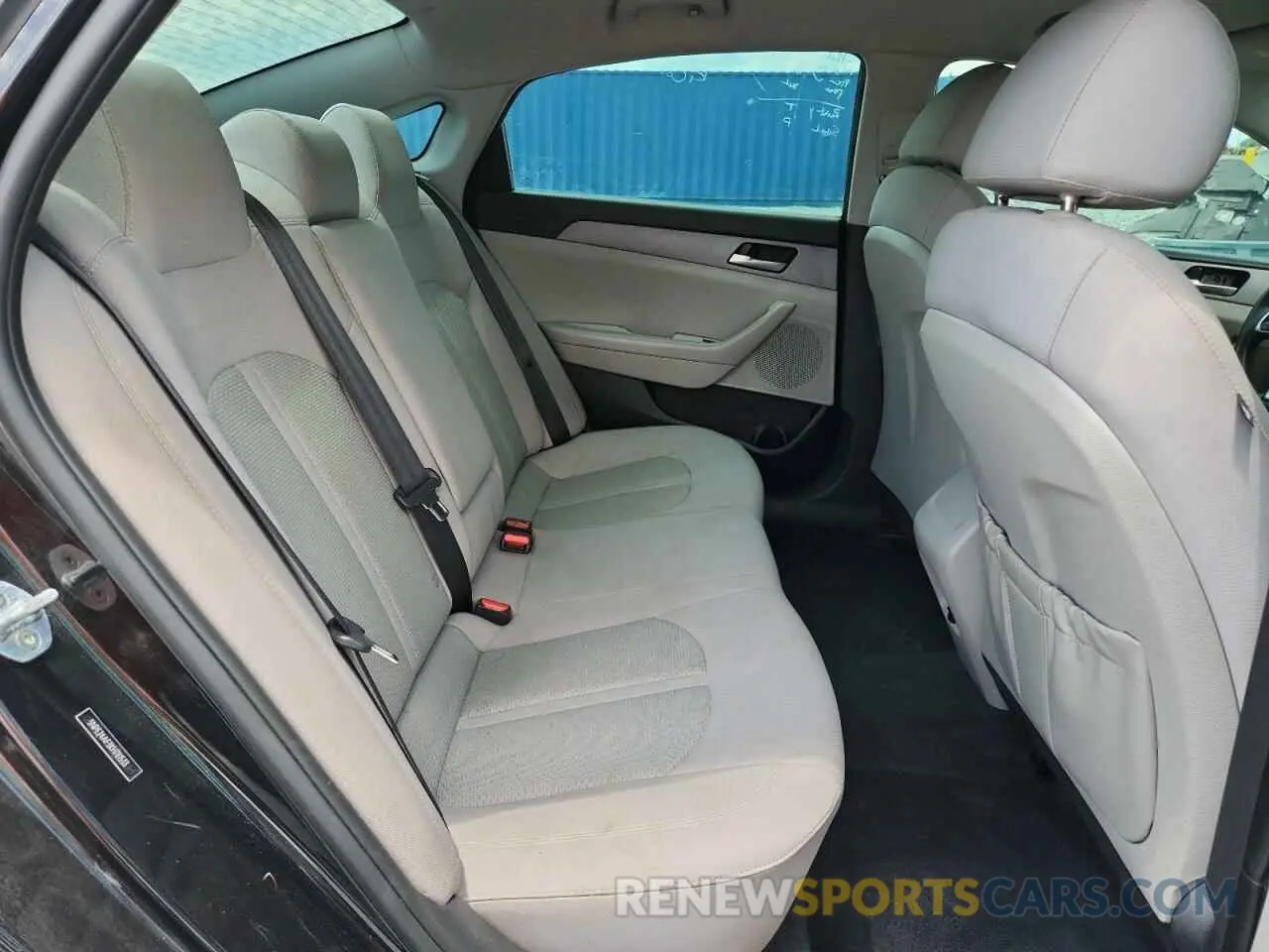 10 fotografías del automóvil dañado 5NPE24AF3KH781533 HYUNDAI SONATA 2019
