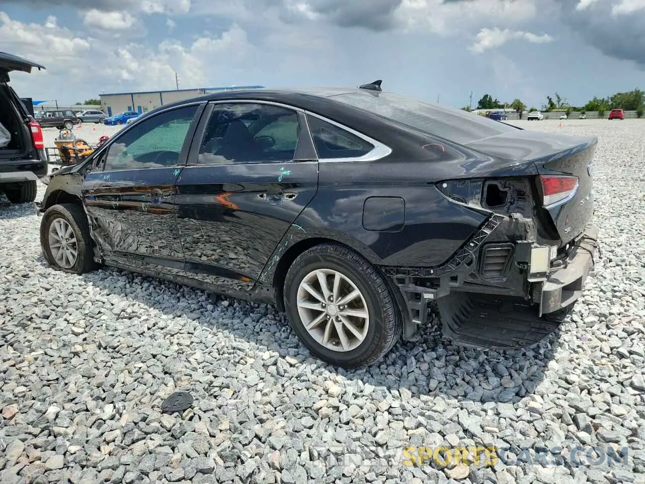 2 fotografías del automóvil dañado 5NPE24AF3KH781533 HYUNDAI SONATA 2019