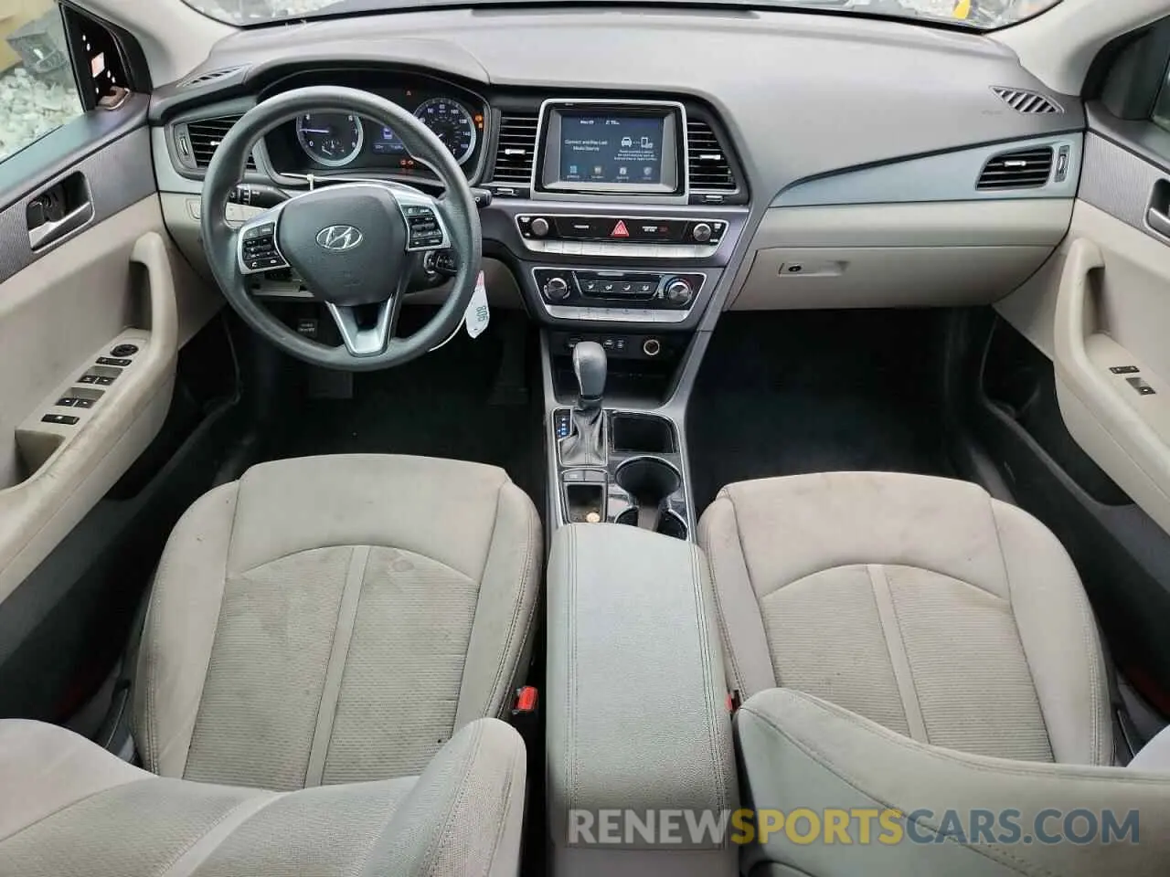8 fotografías del automóvil dañado 5NPE24AF3KH781533 HYUNDAI SONATA 2019