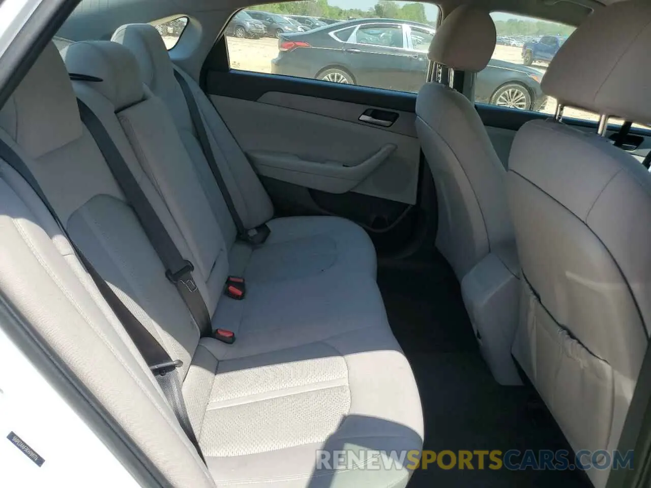 10 fotografías del automóvil dañado 5NPE24AF3KH789776 HYUNDAI SONATA 2019