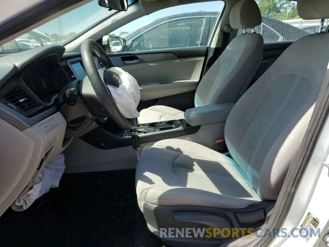 7 fotografías del automóvil dañado 5NPE24AF3KH789776 HYUNDAI SONATA 2019