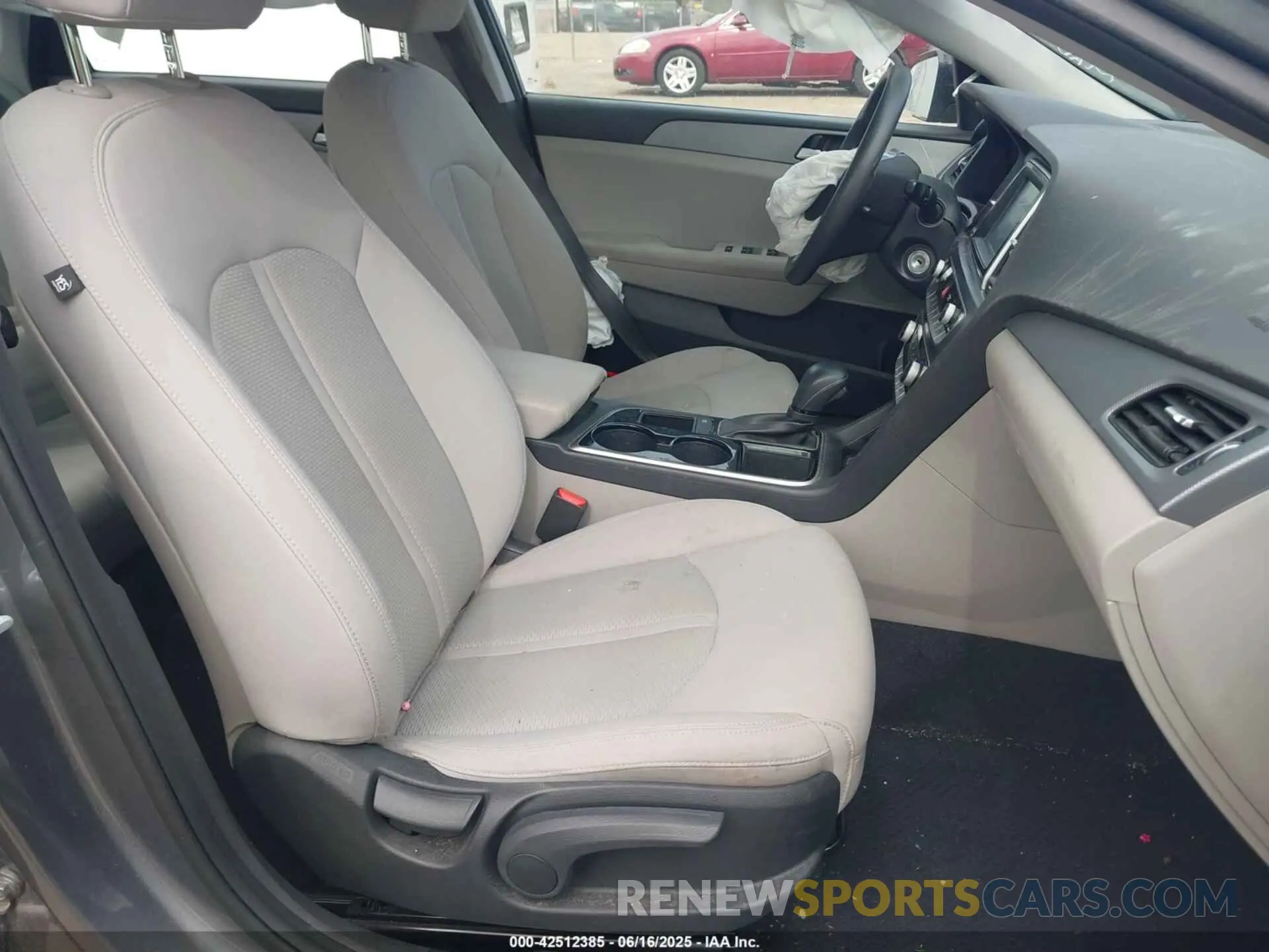 5 fotografías del automóvil dañado 5NPE24AF3KH805295 HYUNDAI SONATA 2019