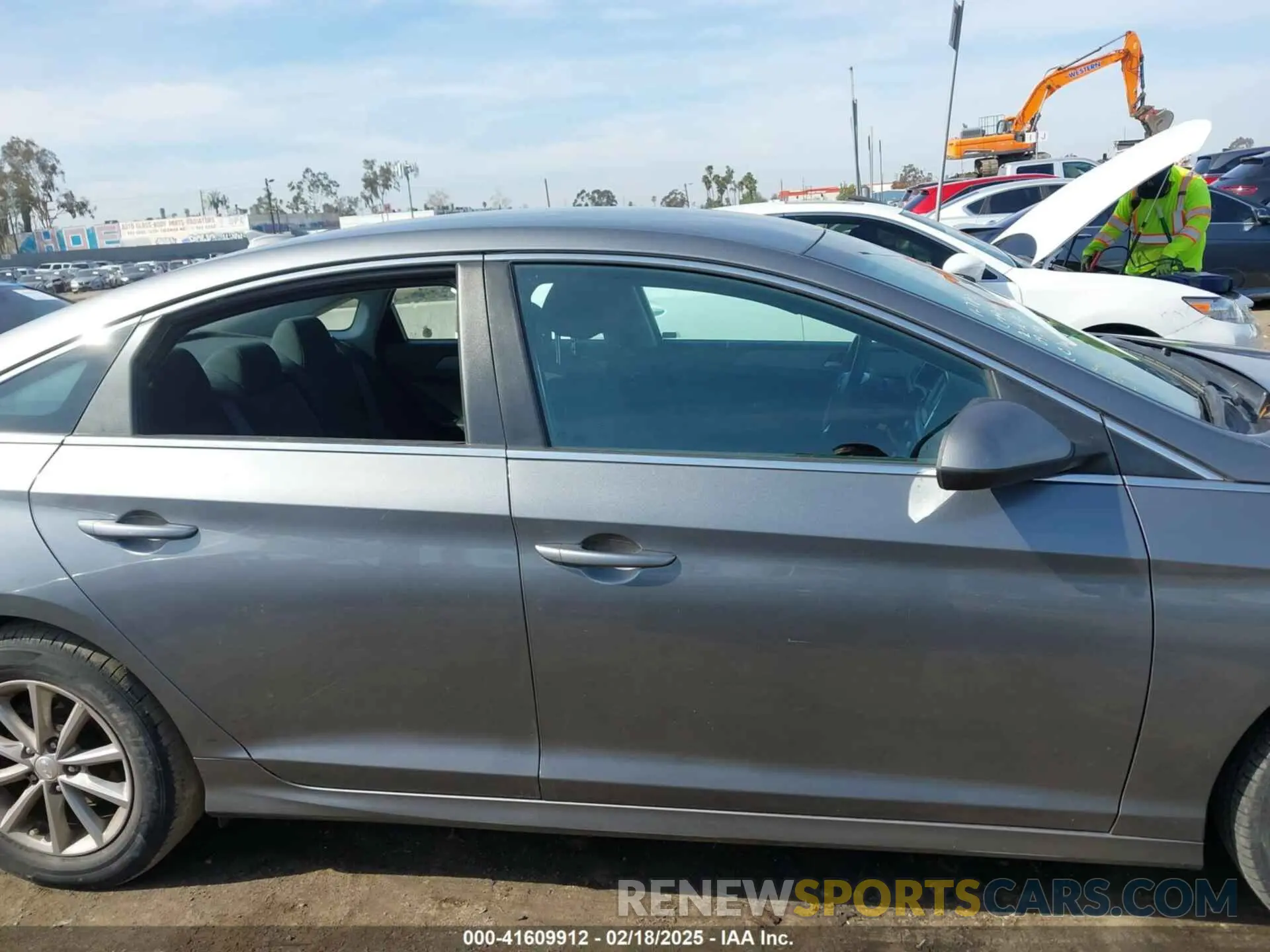 12 fotografías del automóvil dañado 5NPE24AF4KH734933 HYUNDAI SONATA 2019