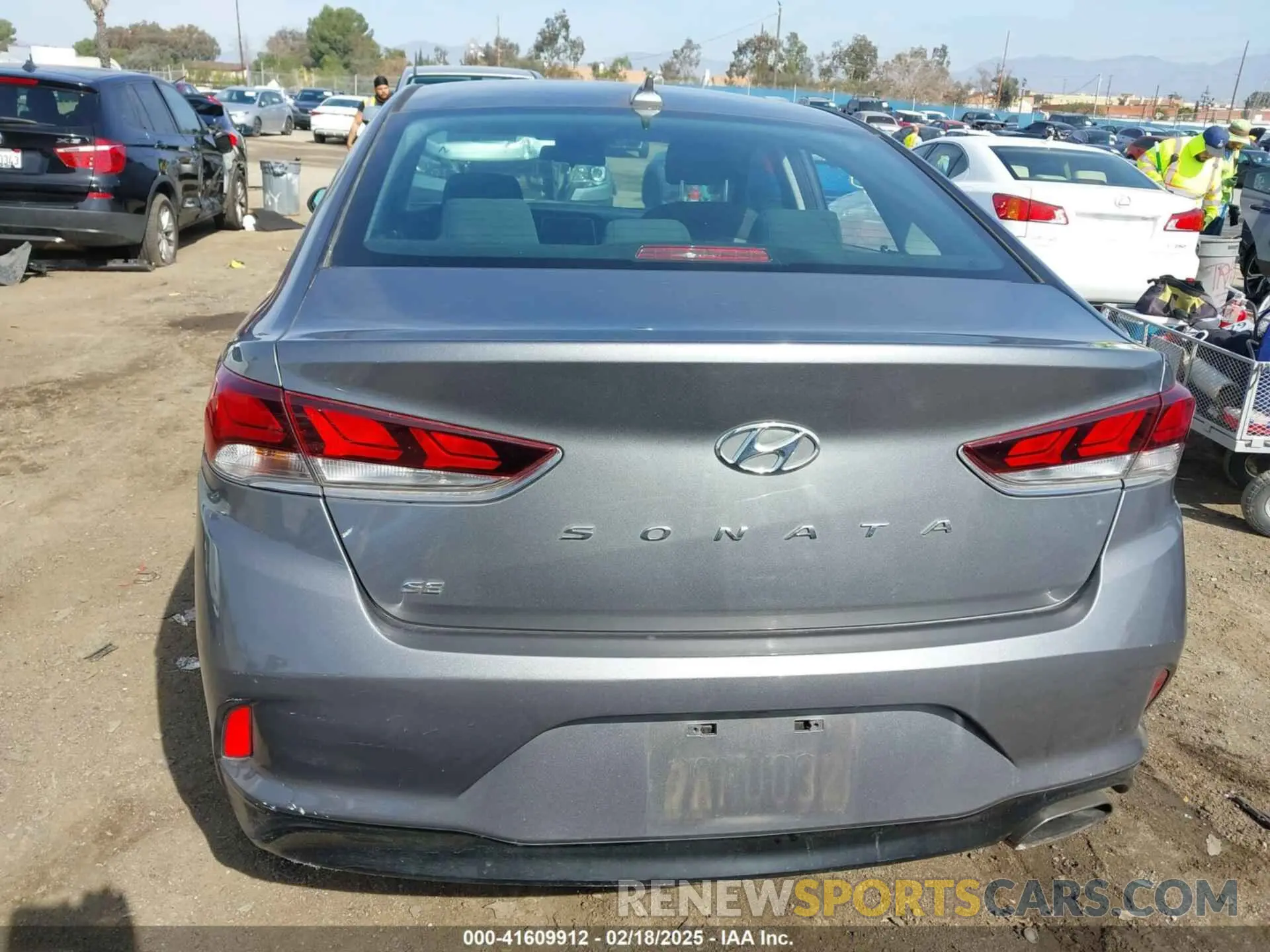 15 fotografías del automóvil dañado 5NPE24AF4KH734933 HYUNDAI SONATA 2019