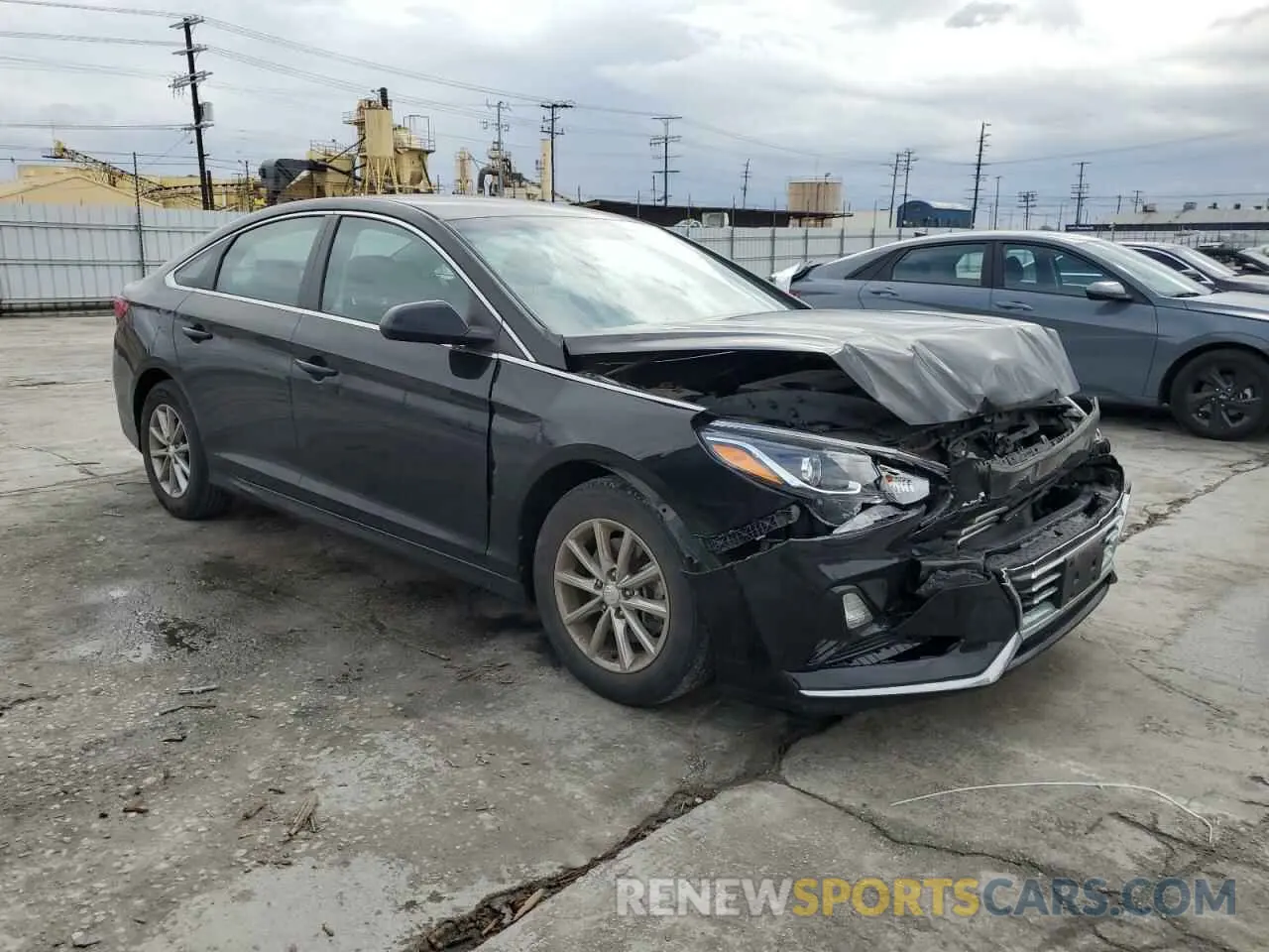 4 fotografías del automóvil dañado 5NPE24AF4KH741994 HYUNDAI SONATA 2019