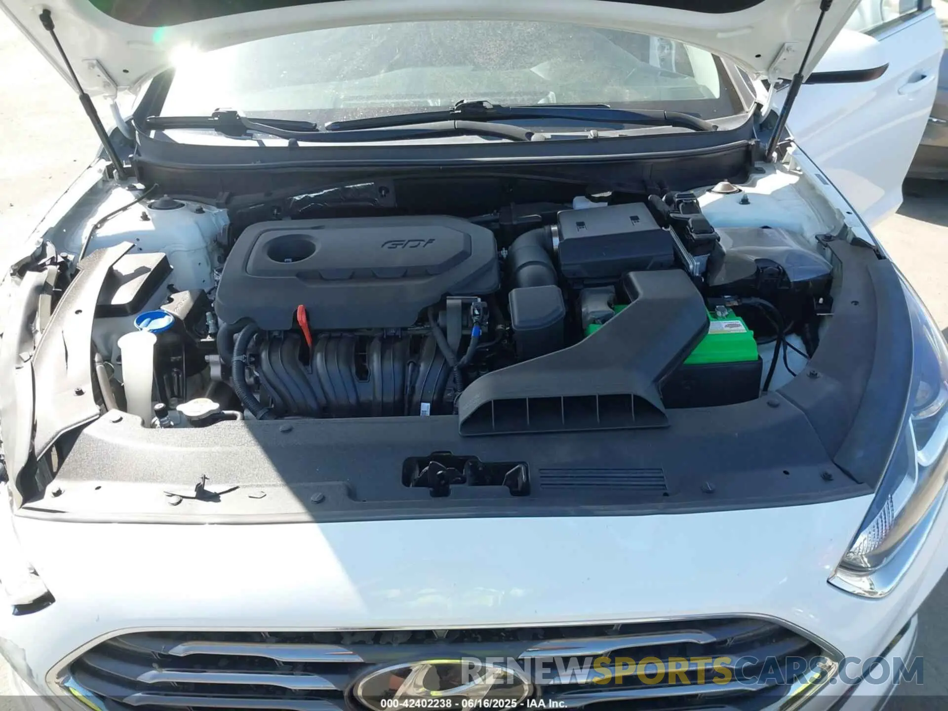 10 fotografías del automóvil dañado 5NPE24AF4KH748752 HYUNDAI SONATA 2019