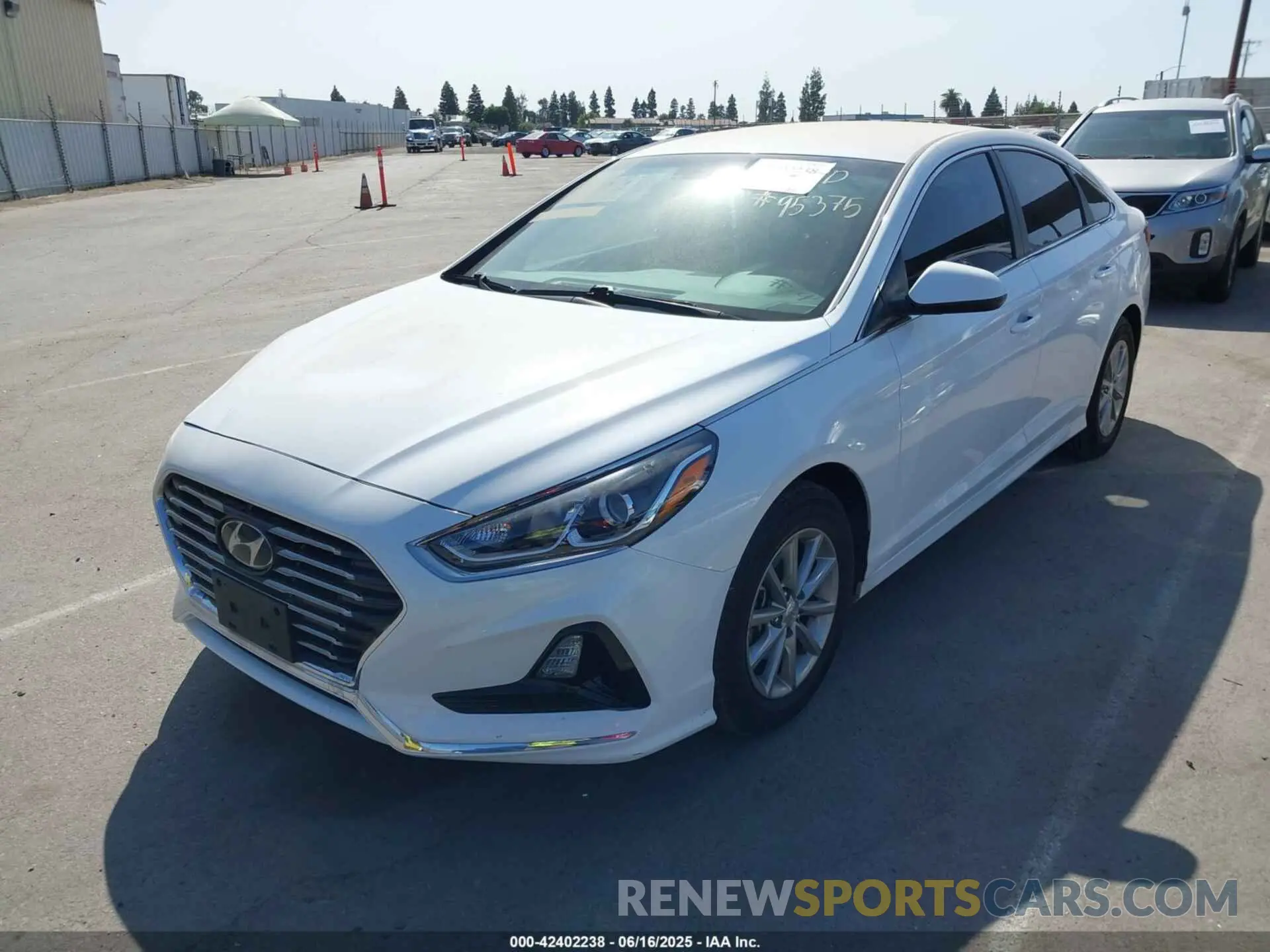 2 fotografías del automóvil dañado 5NPE24AF4KH748752 HYUNDAI SONATA 2019