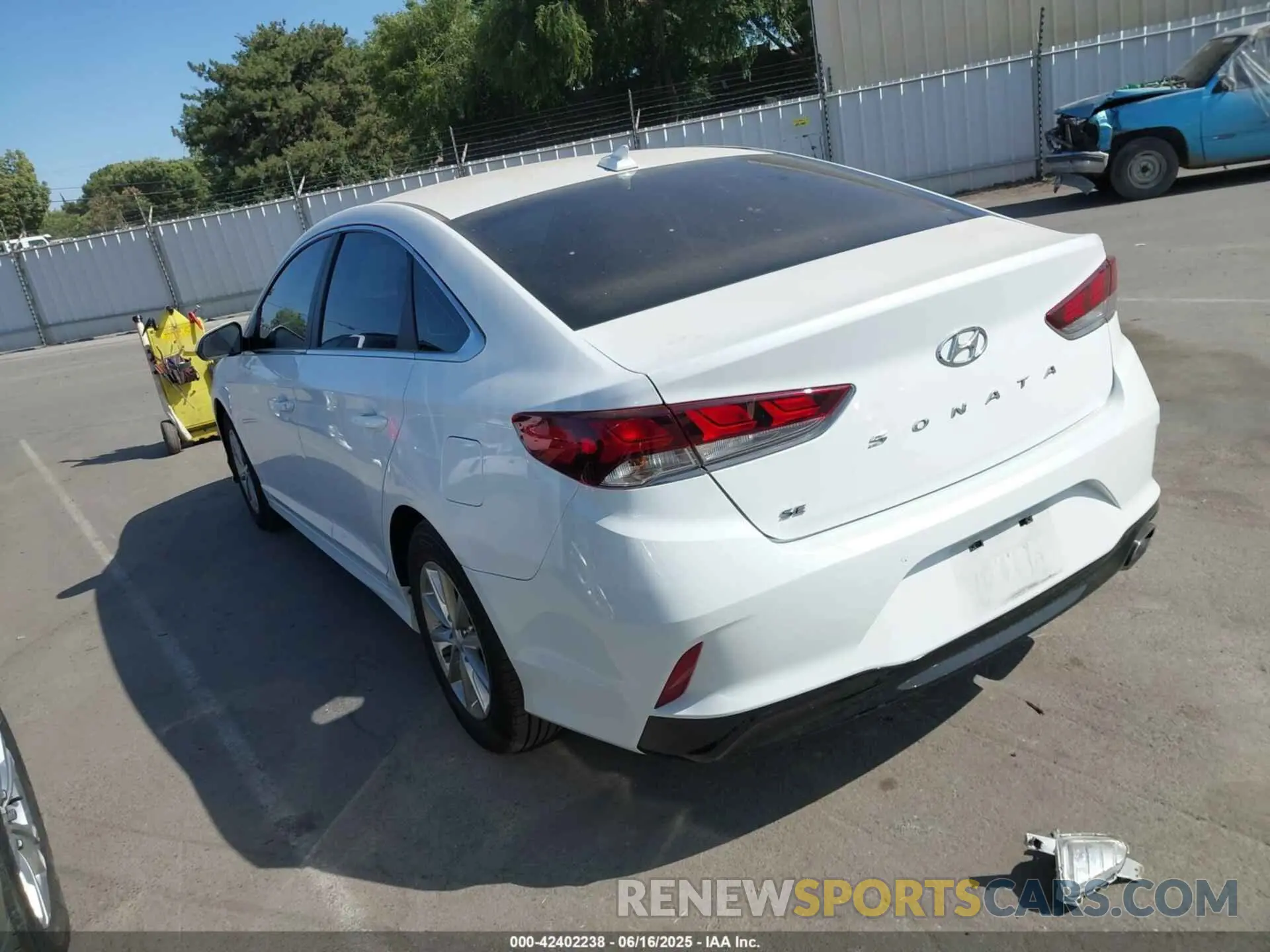 3 fotografías del automóvil dañado 5NPE24AF4KH748752 HYUNDAI SONATA 2019