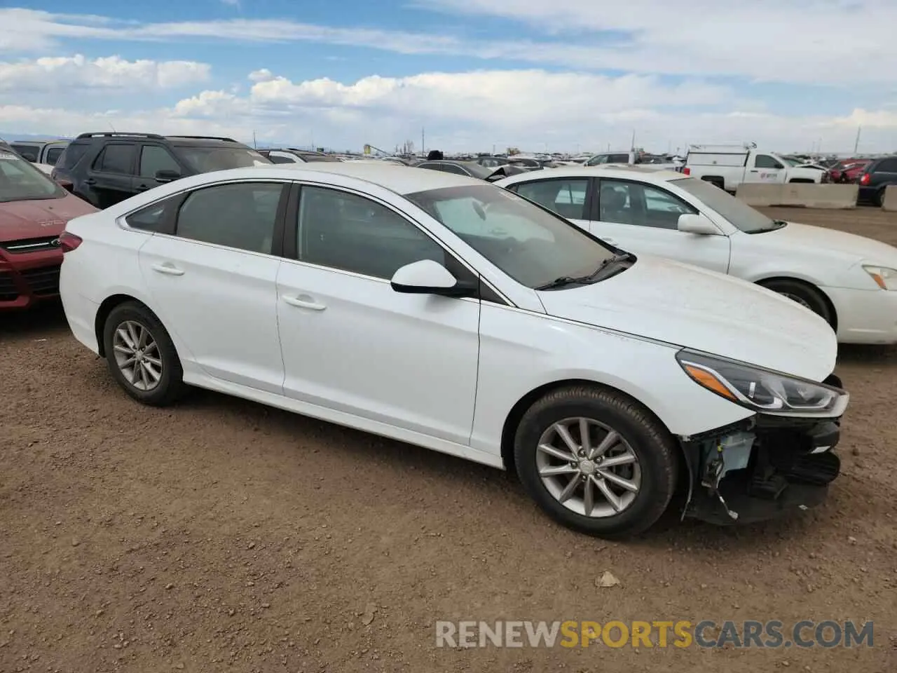 4 fotografías del automóvil dañado 5NPE24AF4KH766006 HYUNDAI SONATA 2019