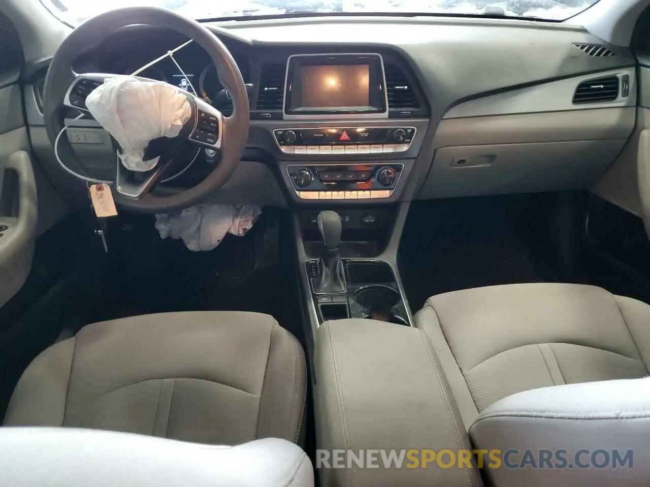 8 fotografías del automóvil dañado 5NPE24AF4KH801675 HYUNDAI SONATA 2019