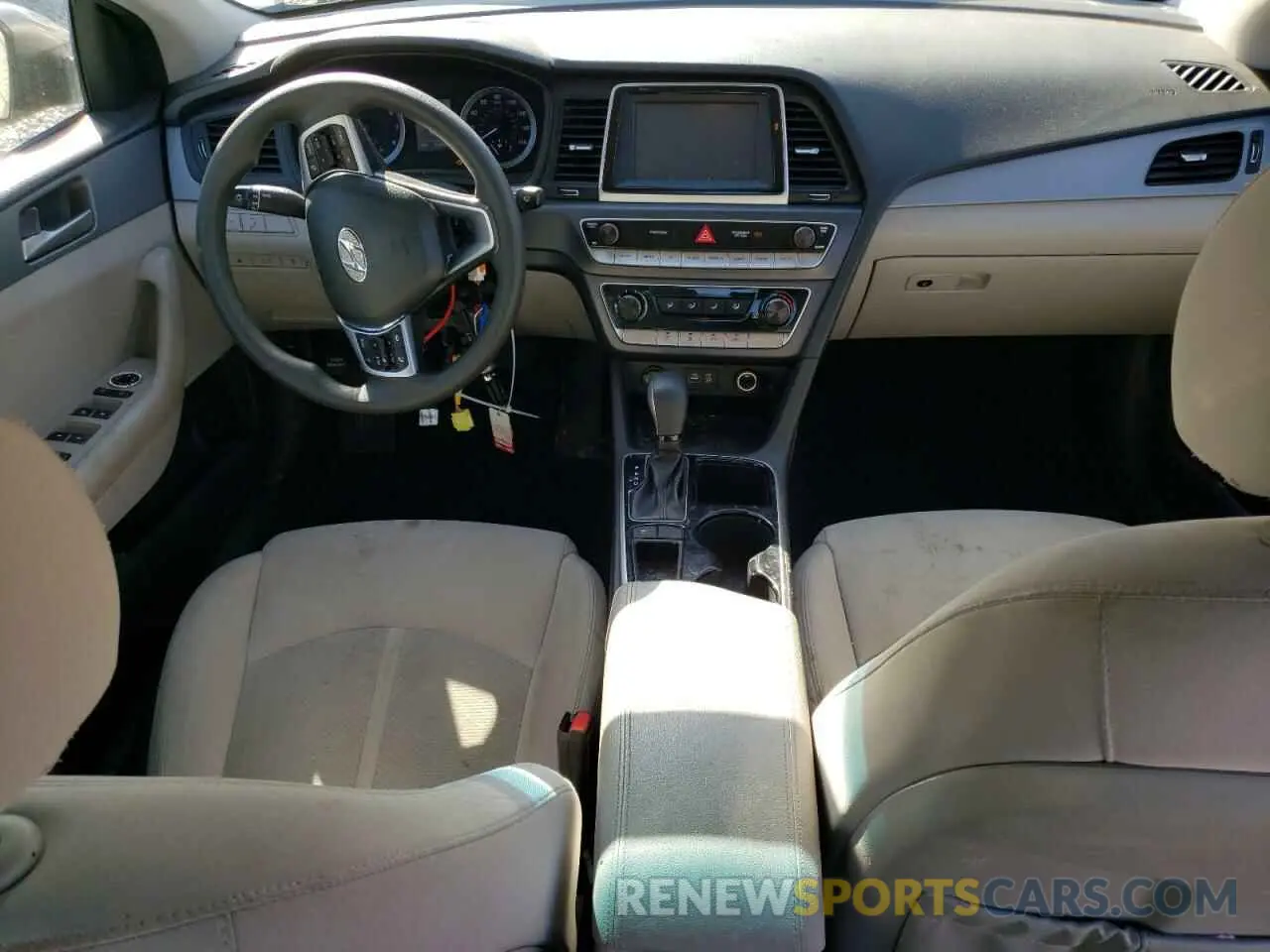 8 fotografías del automóvil dañado 5NPE24AF4KH808609 HYUNDAI SONATA 2019