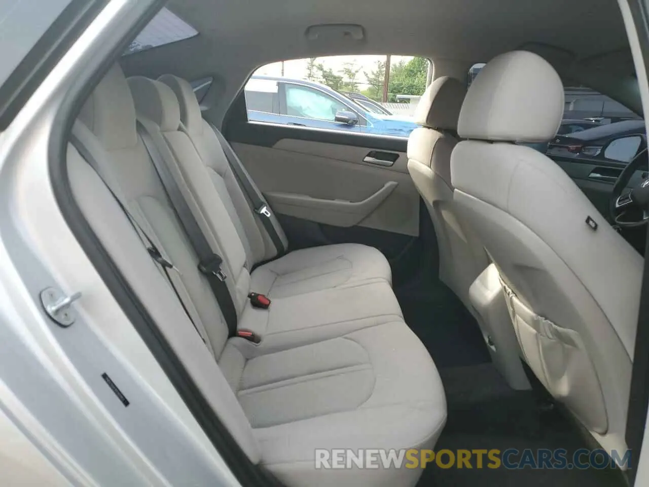 10 fotografías del automóvil dañado 5NPE24AF4KH819853 HYUNDAI SONATA 2019
