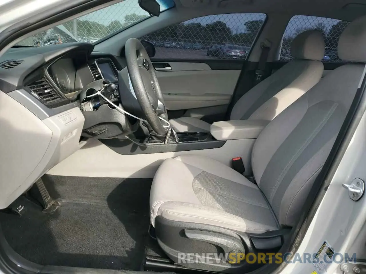 7 fotografías del automóvil dañado 5NPE24AF4KH819853 HYUNDAI SONATA 2019