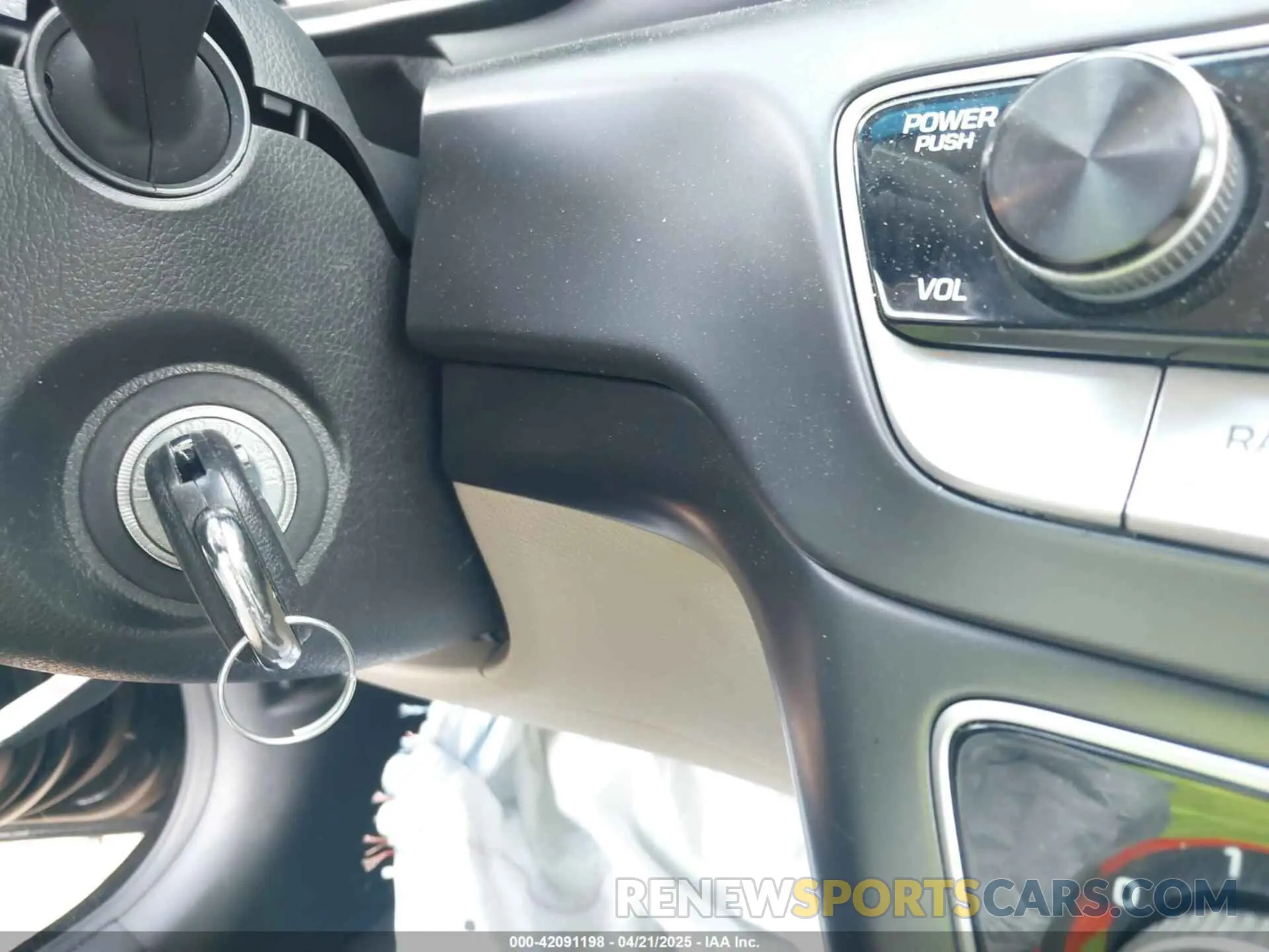 11 fotografías del automóvil dañado 5NPE24AF5KH733113 HYUNDAI SONATA 2019