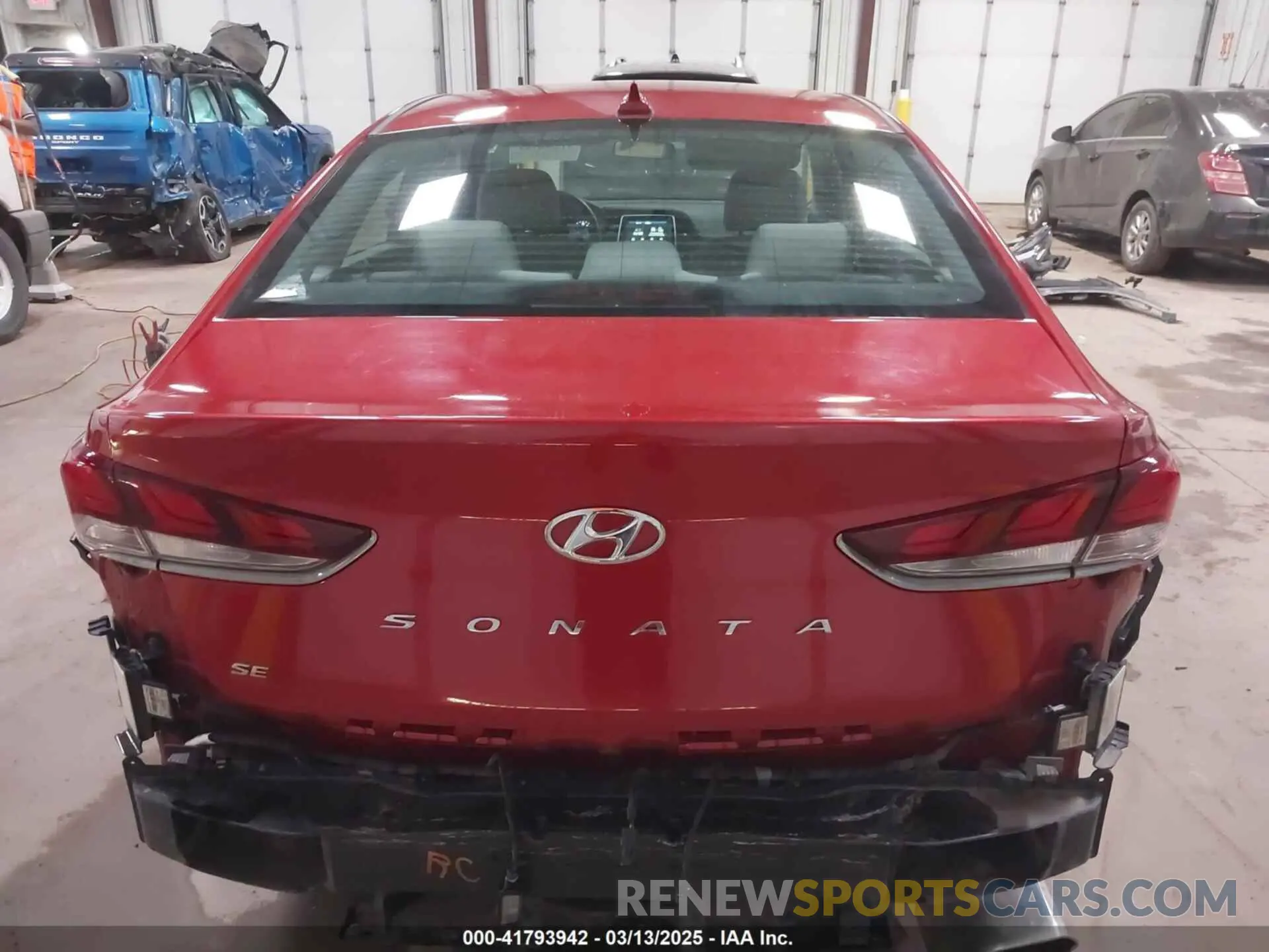 17 fotografías del automóvil dañado 5NPE24AF5KH735198 HYUNDAI SONATA 2019