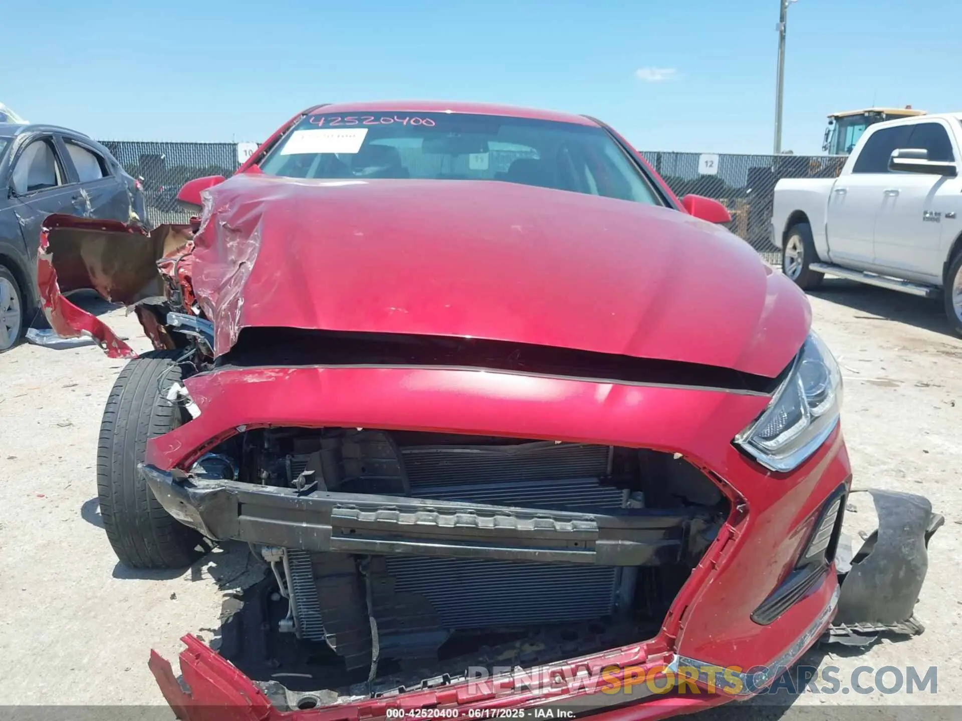 12 fotografías del automóvil dañado 5NPE24AF5KH752583 HYUNDAI SONATA 2019