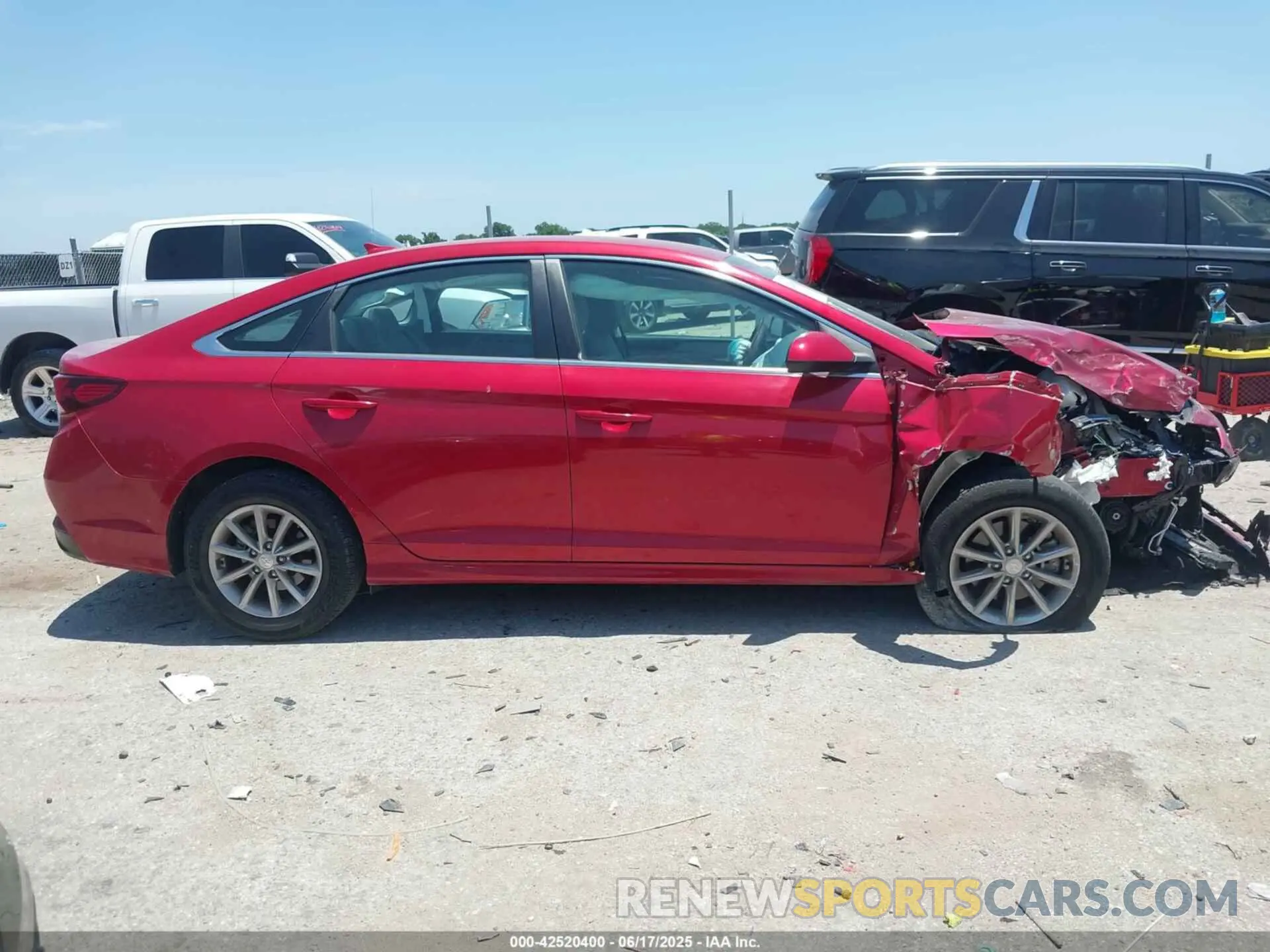13 fotografías del automóvil dañado 5NPE24AF5KH752583 HYUNDAI SONATA 2019