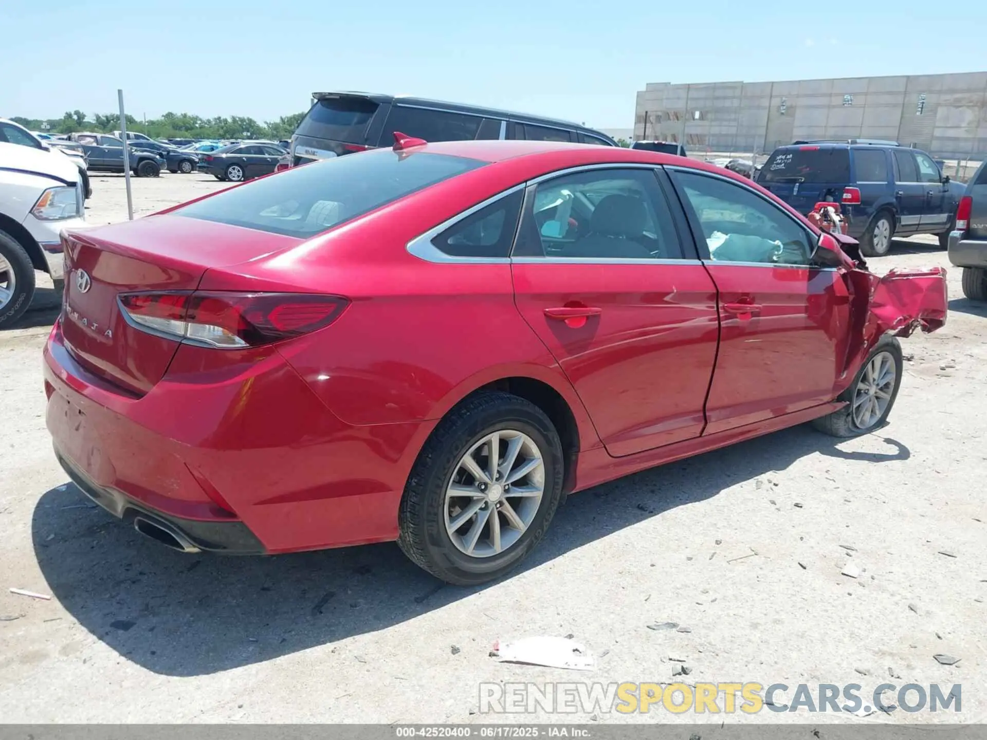 4 fotografías del automóvil dañado 5NPE24AF5KH752583 HYUNDAI SONATA 2019