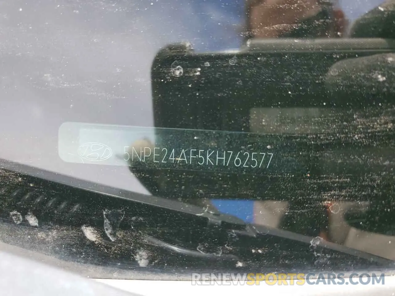 13 fotografías del automóvil dañado 5NPE24AF5KH762577 HYUNDAI SONATA 2019