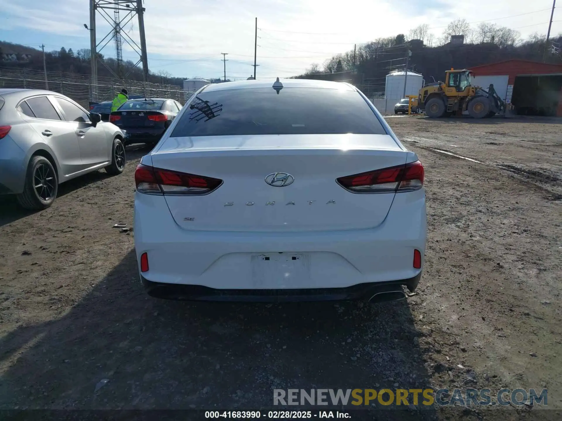 16 fotografías del automóvil dañado 5NPE24AF5KH770212 HYUNDAI SONATA 2019