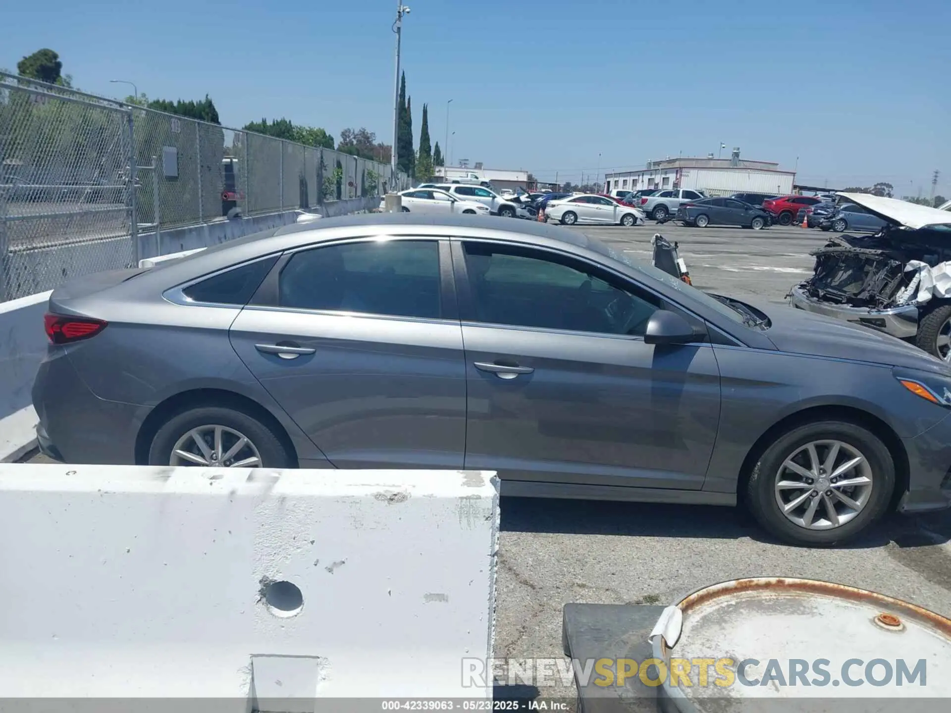 12 fotografías del automóvil dañado 5NPE24AF5KH792808 HYUNDAI SONATA 2019