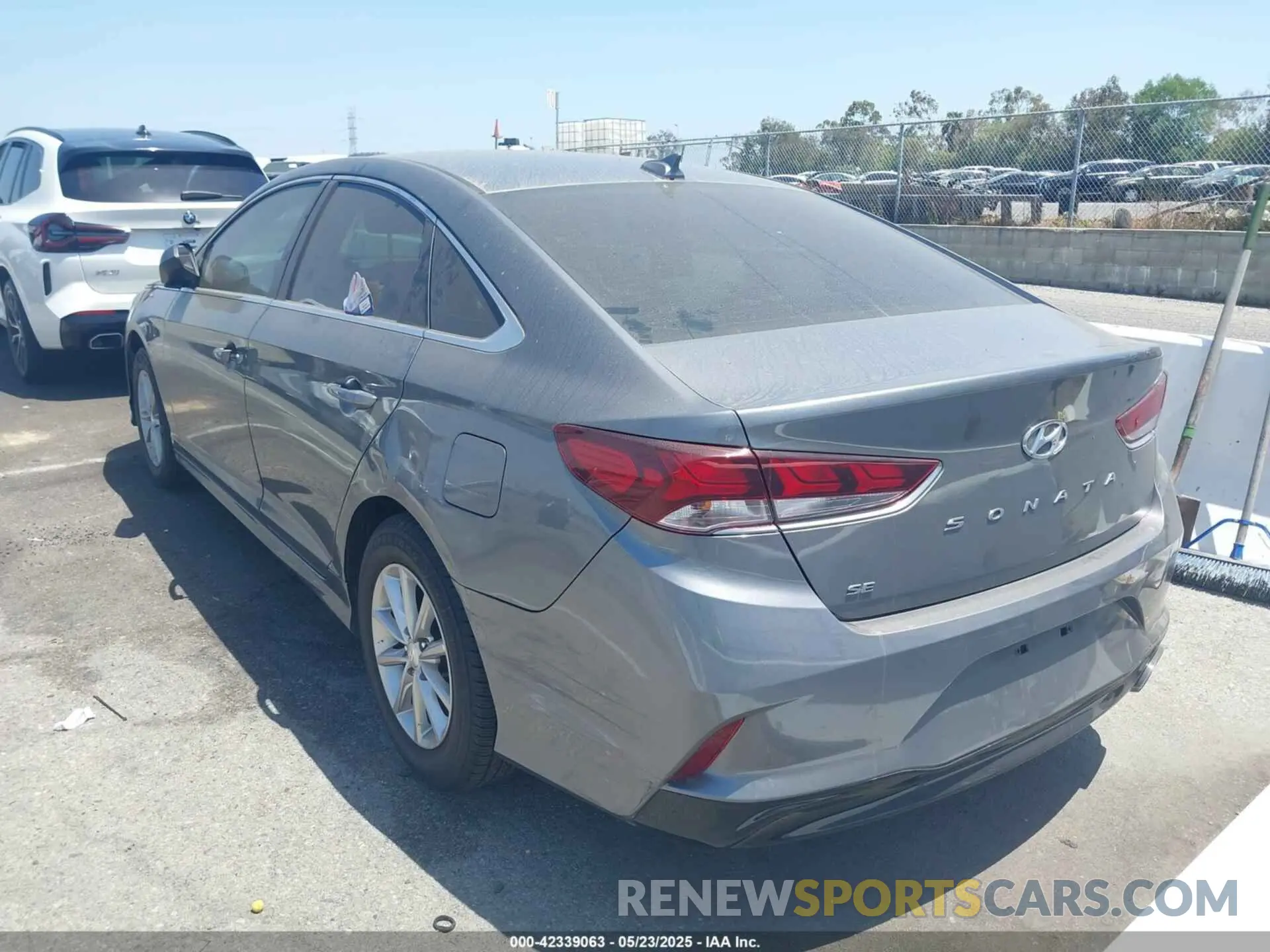 3 fotografías del automóvil dañado 5NPE24AF5KH792808 HYUNDAI SONATA 2019