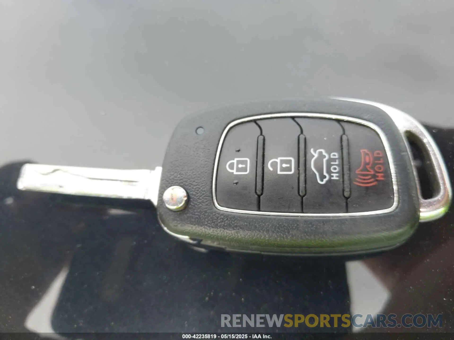 11 fotografías del automóvil dañado 5NPE24AF5KH805900 HYUNDAI SONATA 2019