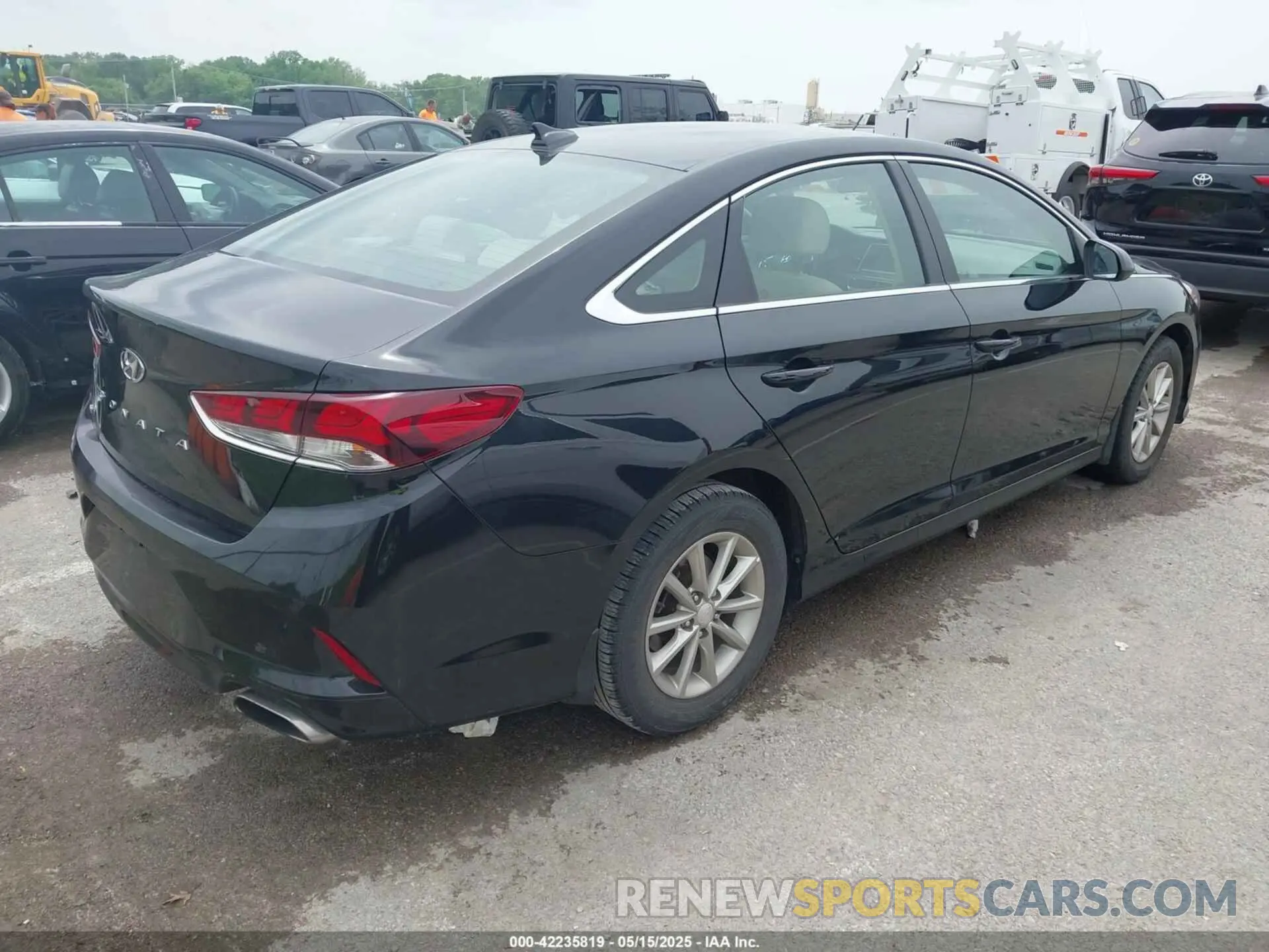 4 fotografías del automóvil dañado 5NPE24AF5KH805900 HYUNDAI SONATA 2019