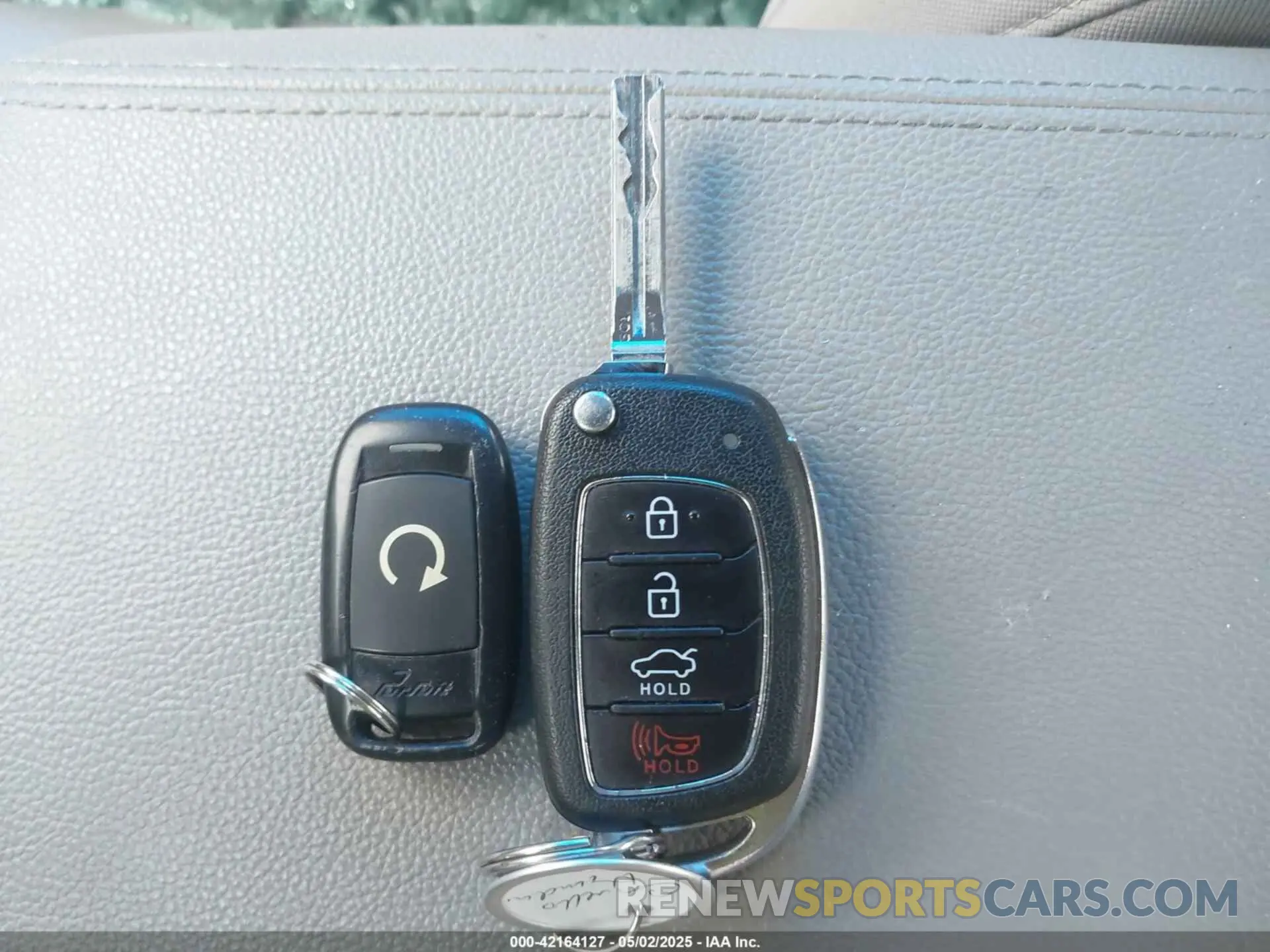 11 fotografías del automóvil dañado 5NPE24AF6KH726851 HYUNDAI SONATA 2019