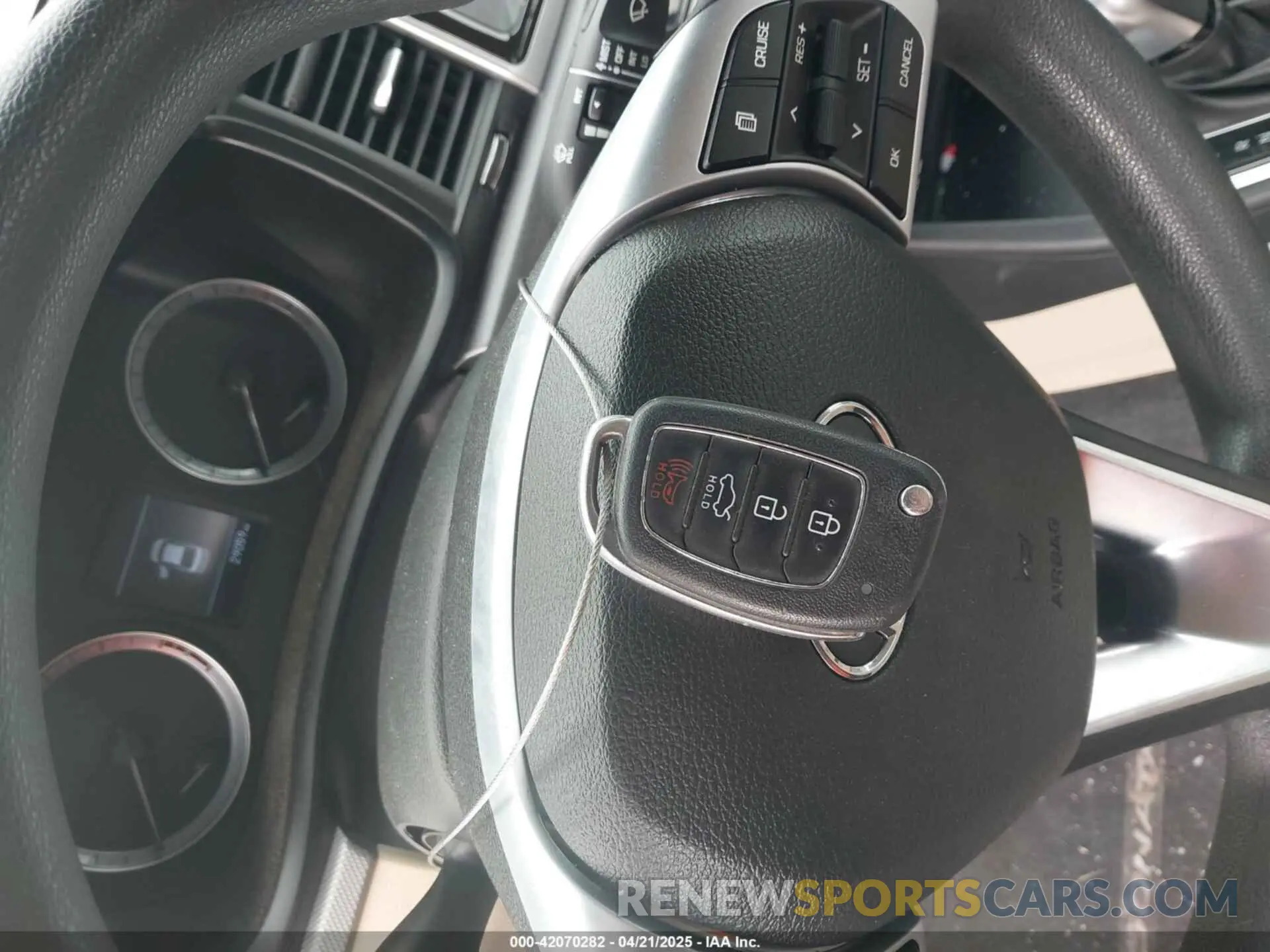 11 fotografías del automóvil dañado 5NPE24AF6KH734061 HYUNDAI SONATA 2019