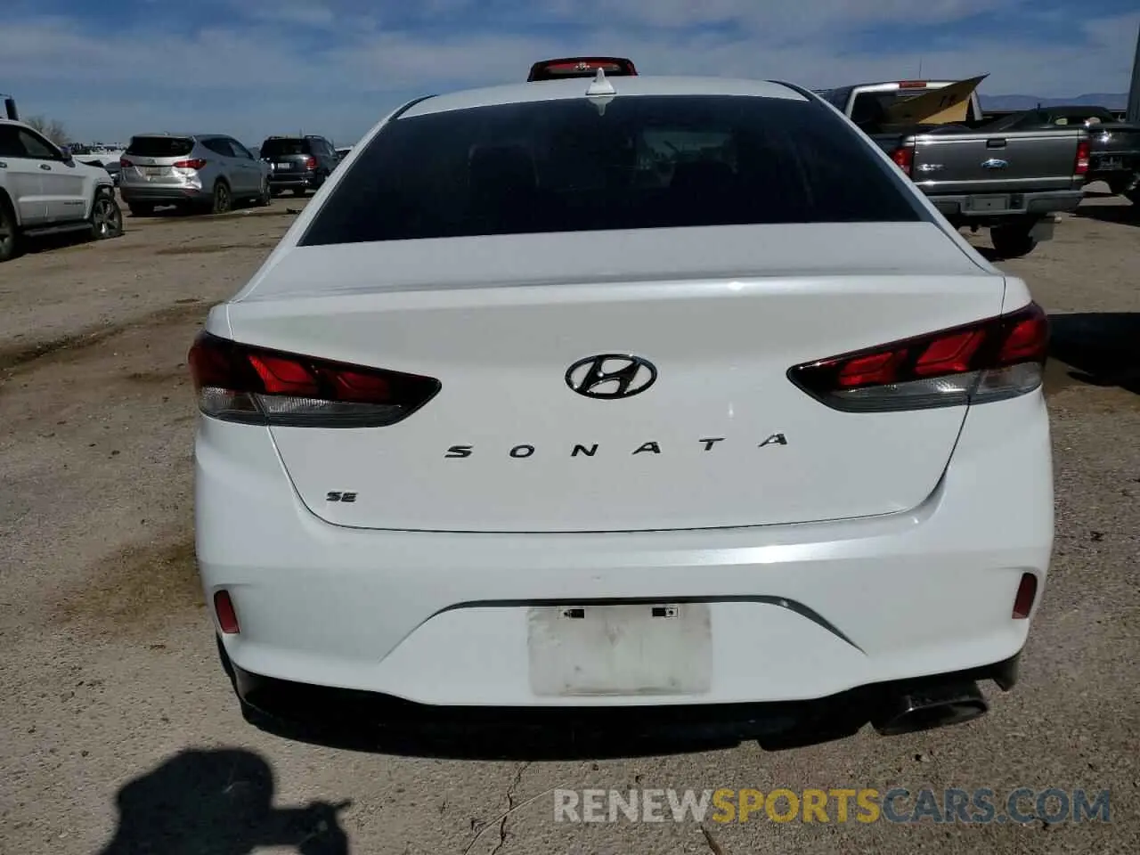 6 fotografías del automóvil dañado 5NPE24AF6KH743679 HYUNDAI SONATA 2019