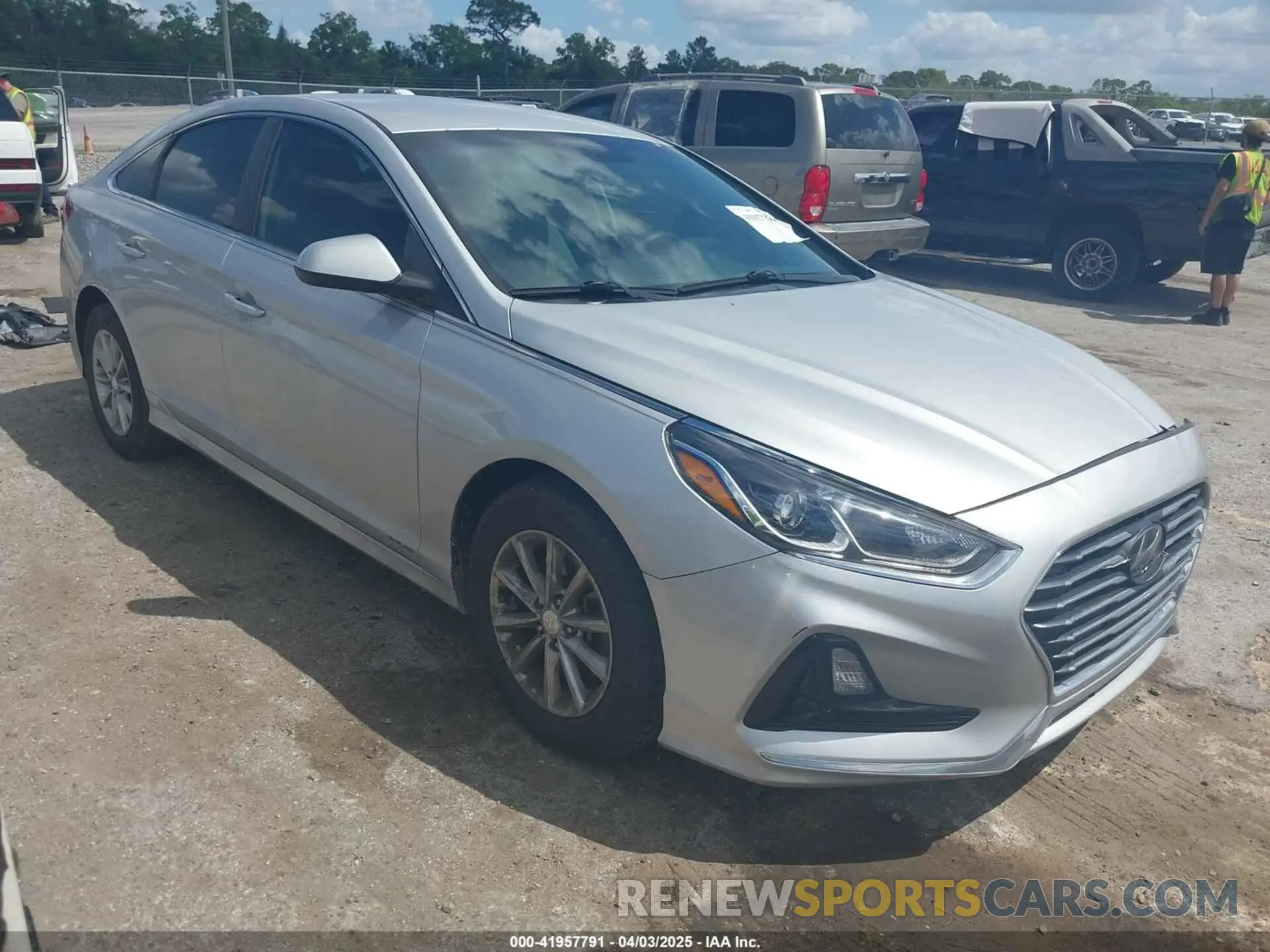 1 fotografías del automóvil dañado 5NPE24AF6KH746694 HYUNDAI SONATA 2019