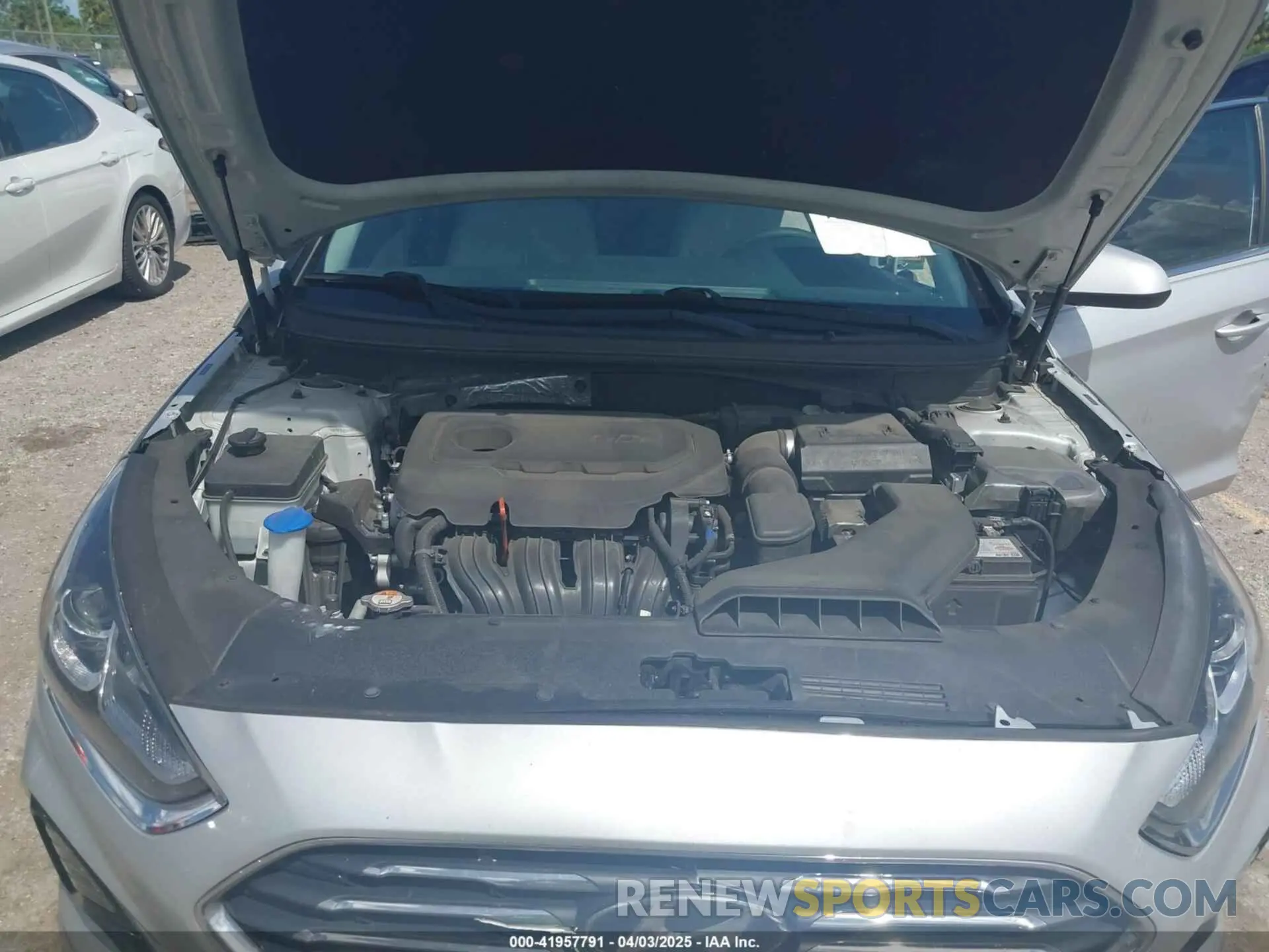 10 fotografías del automóvil dañado 5NPE24AF6KH746694 HYUNDAI SONATA 2019