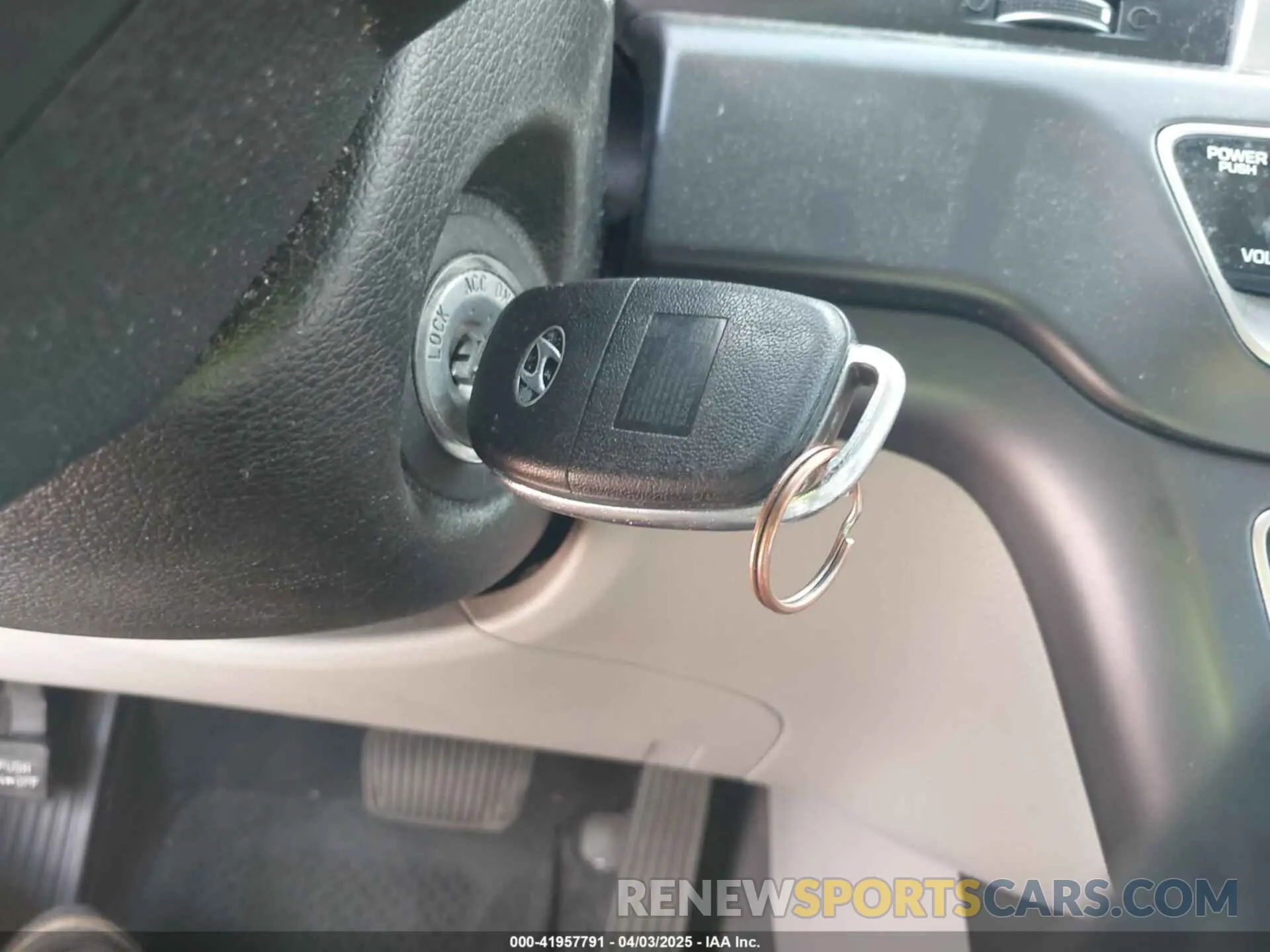 11 fotografías del automóvil dañado 5NPE24AF6KH746694 HYUNDAI SONATA 2019