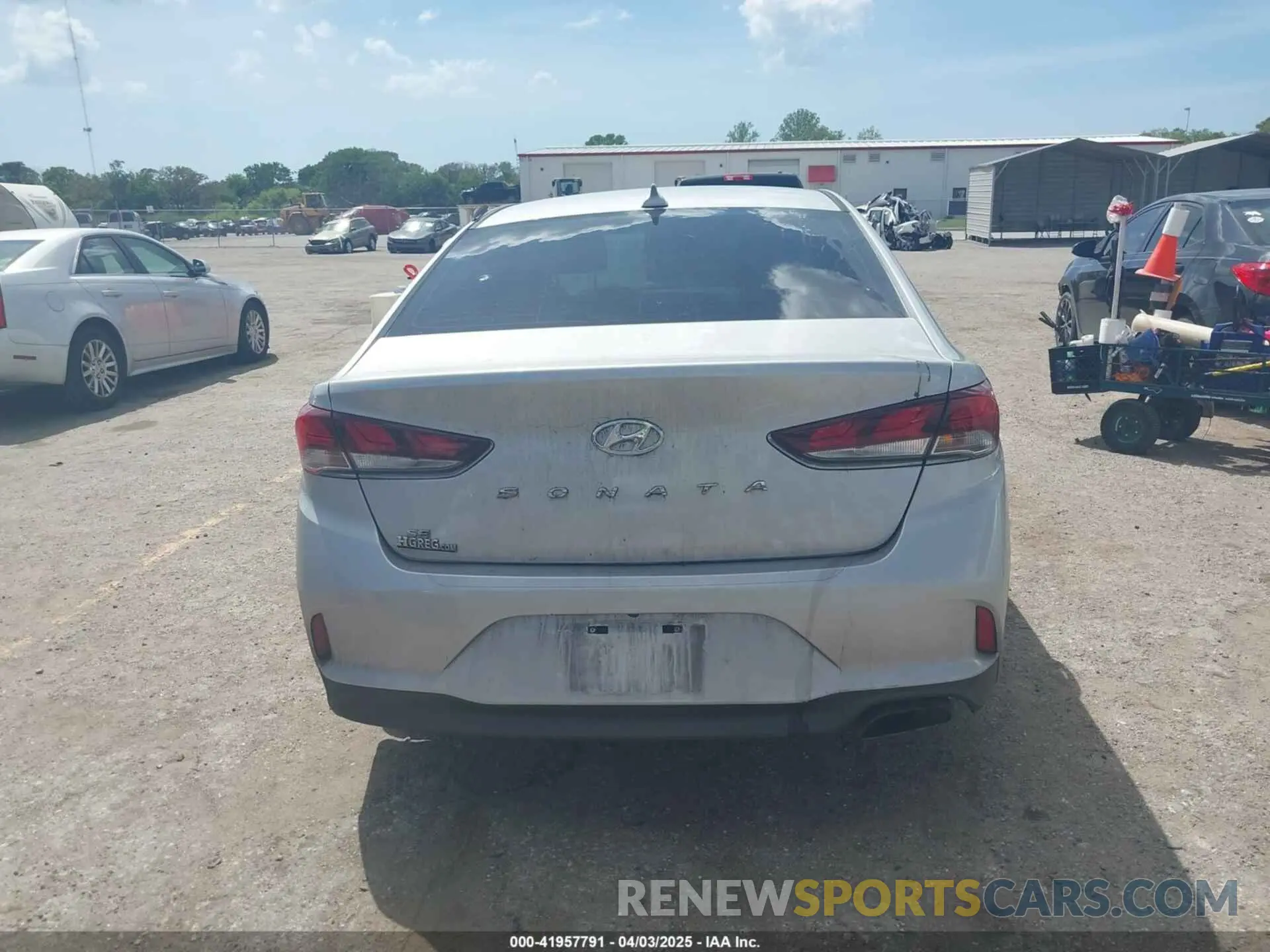16 fotografías del automóvil dañado 5NPE24AF6KH746694 HYUNDAI SONATA 2019
