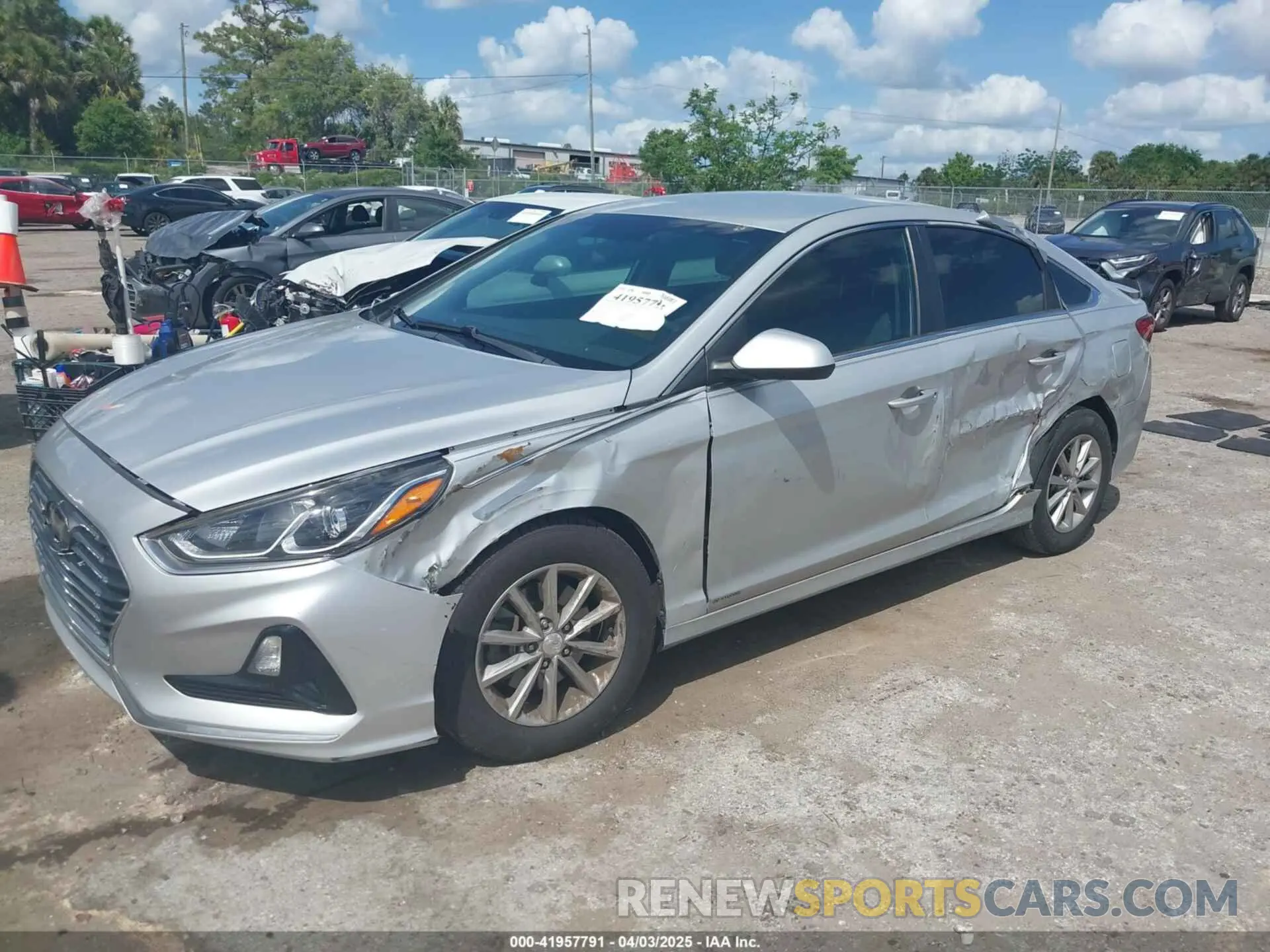 2 fotografías del automóvil dañado 5NPE24AF6KH746694 HYUNDAI SONATA 2019