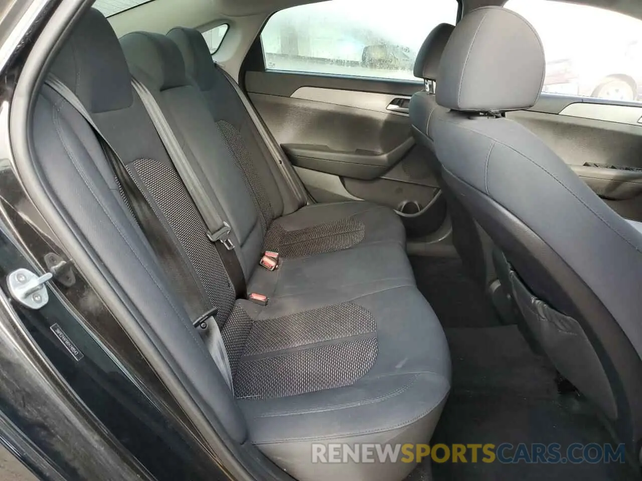 10 fotografías del automóvil dañado 5NPE24AF6KH748543 HYUNDAI SONATA 2019