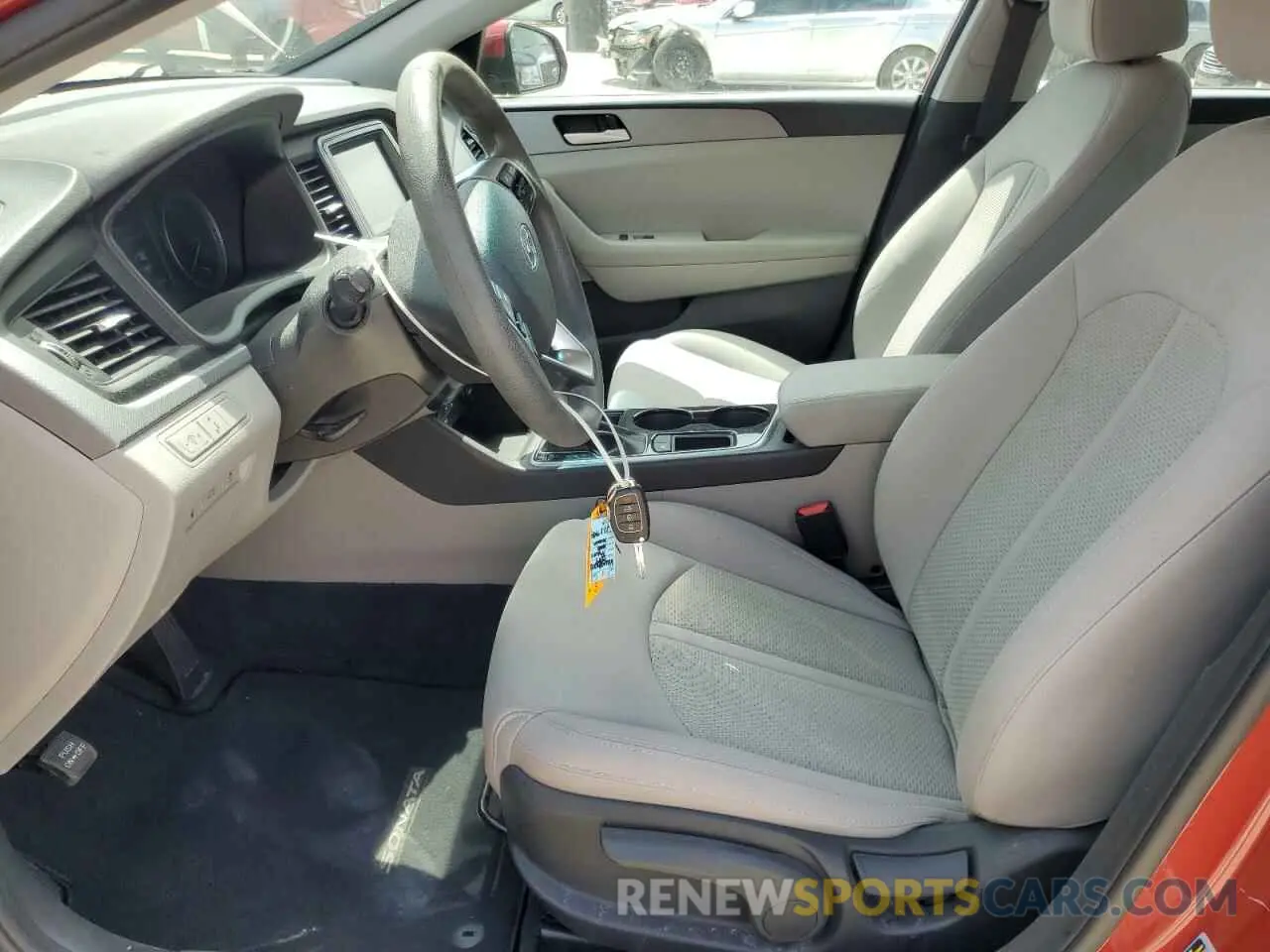 7 fotografías del automóvil dañado 5NPE24AF6KH748817 HYUNDAI SONATA 2019