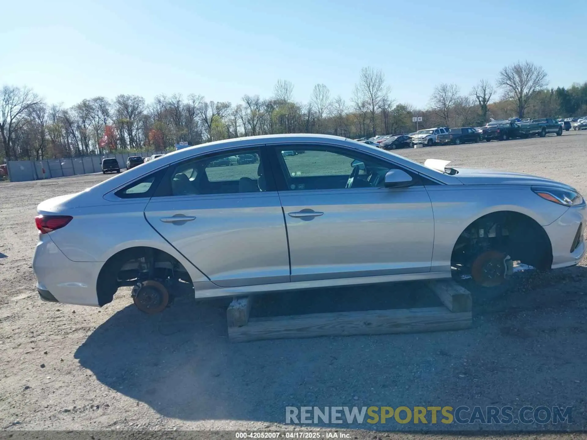 14 fotografías del automóvil dañado 5NPE24AF6KH750647 HYUNDAI SONATA 2019
