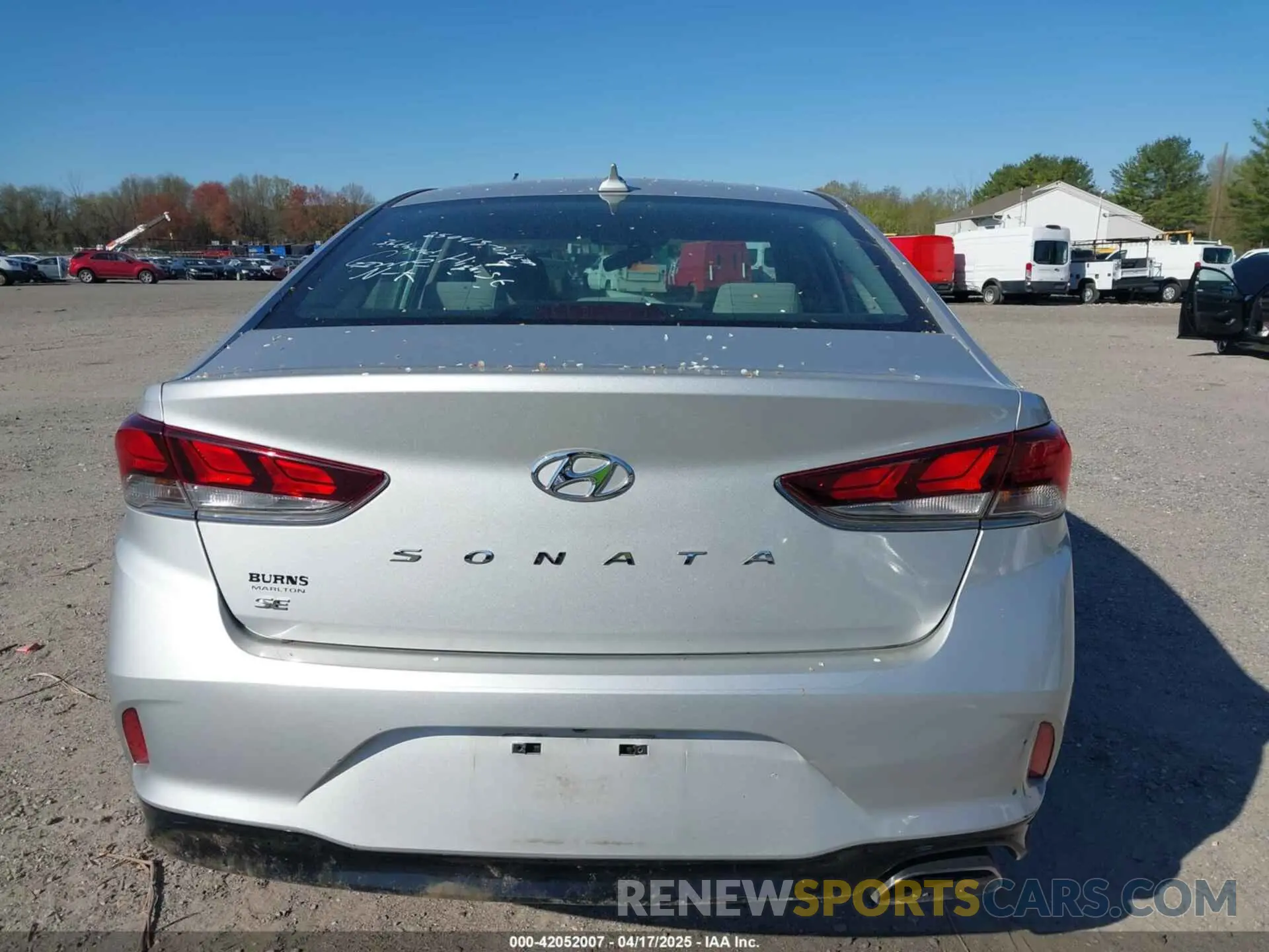 17 fotografías del automóvil dañado 5NPE24AF6KH750647 HYUNDAI SONATA 2019