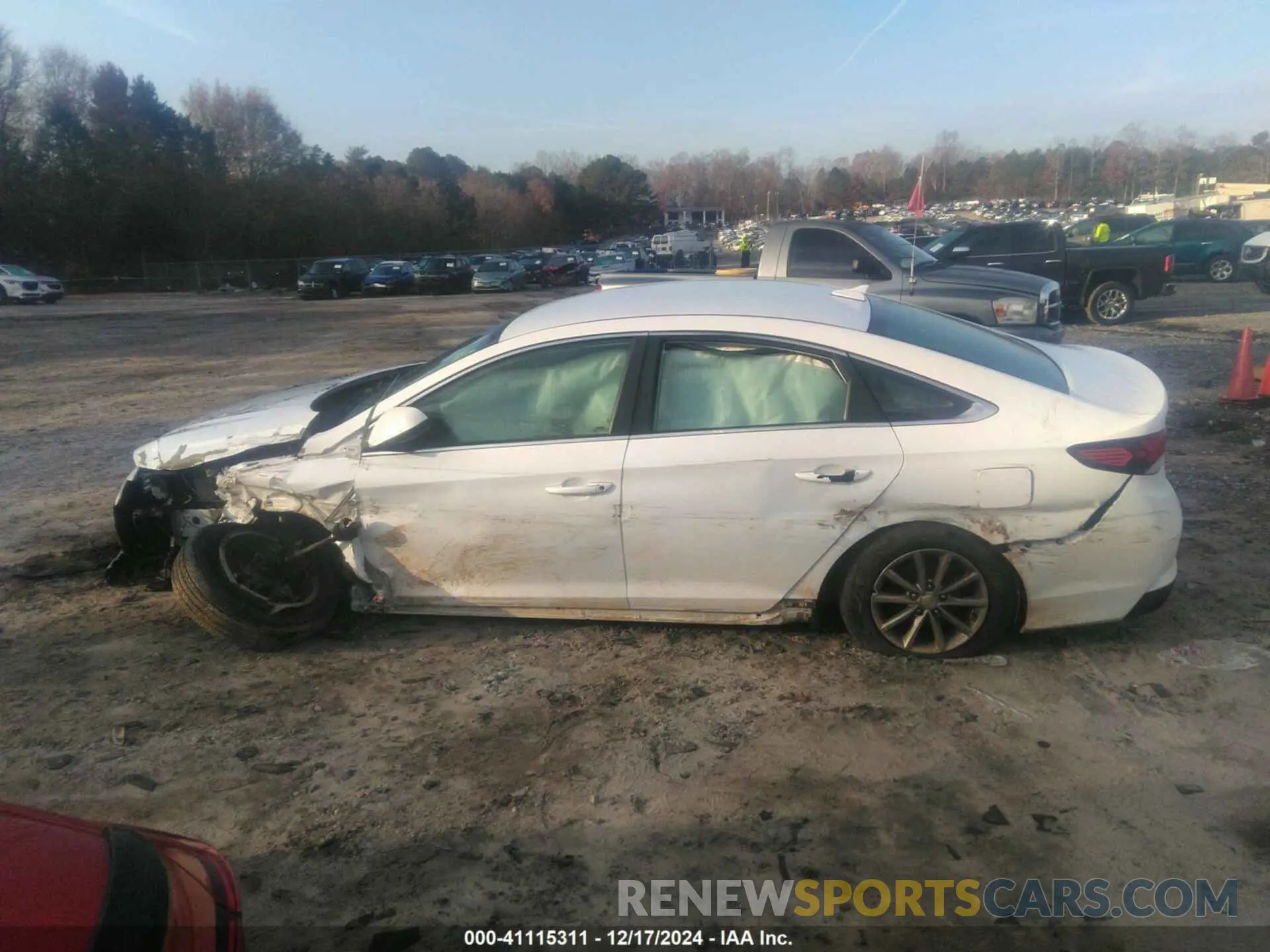 13 fotografías del automóvil dañado 5NPE24AF6KH756335 HYUNDAI SONATA 2019