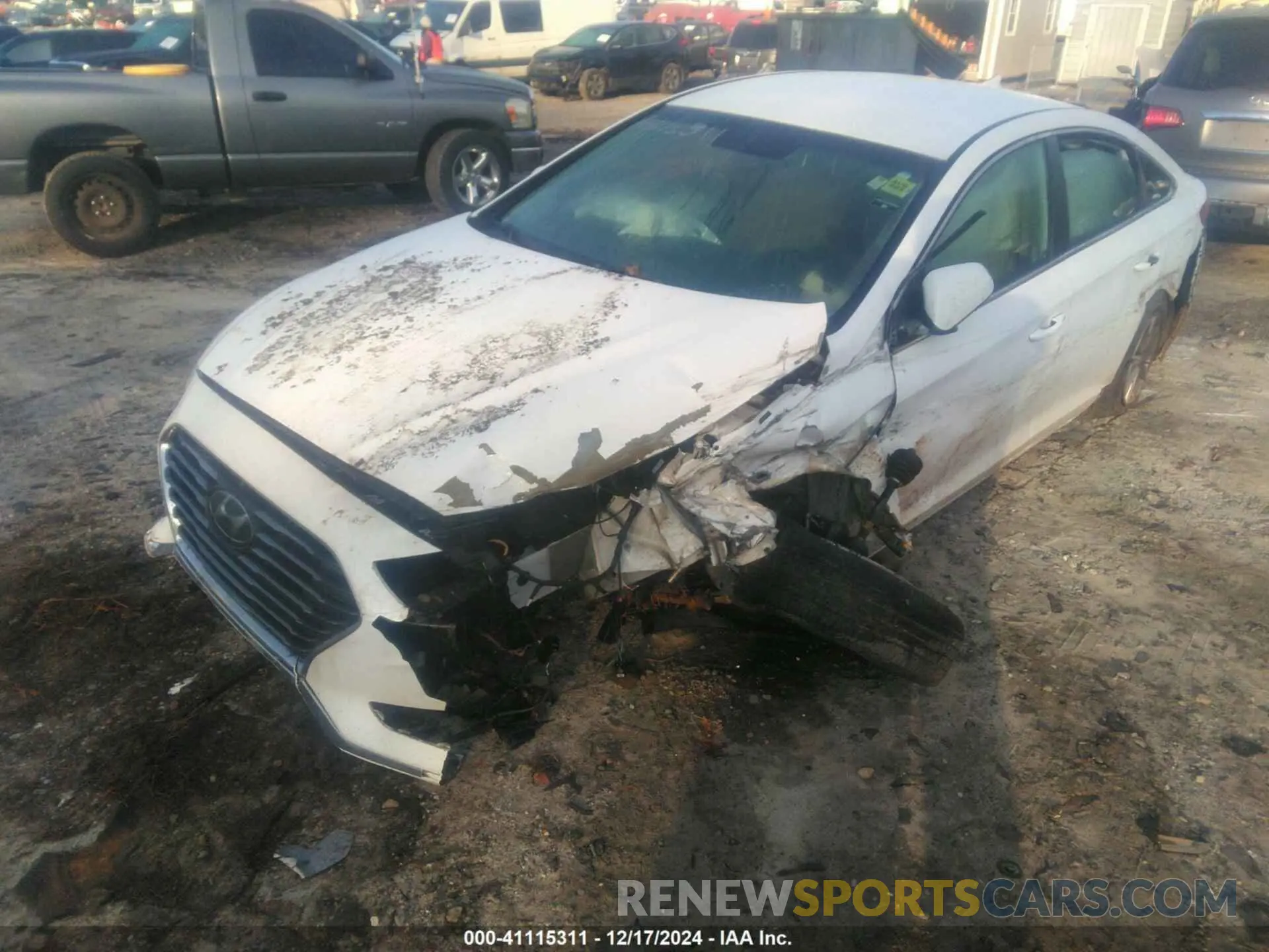 2 fotografías del automóvil dañado 5NPE24AF6KH756335 HYUNDAI SONATA 2019