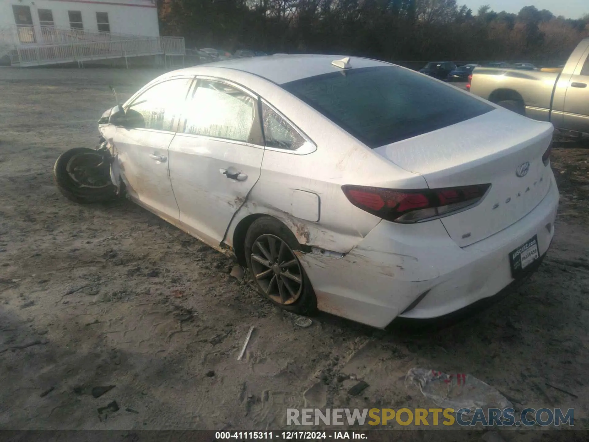 3 fotografías del automóvil dañado 5NPE24AF6KH756335 HYUNDAI SONATA 2019
