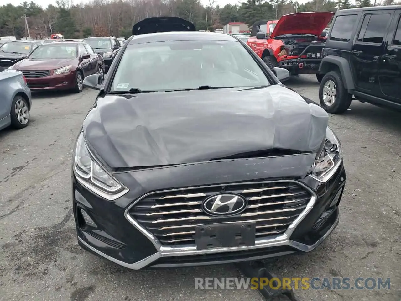 5 fotografías del automóvil dañado 5NPE24AF6KH760319 HYUNDAI SONATA 2019