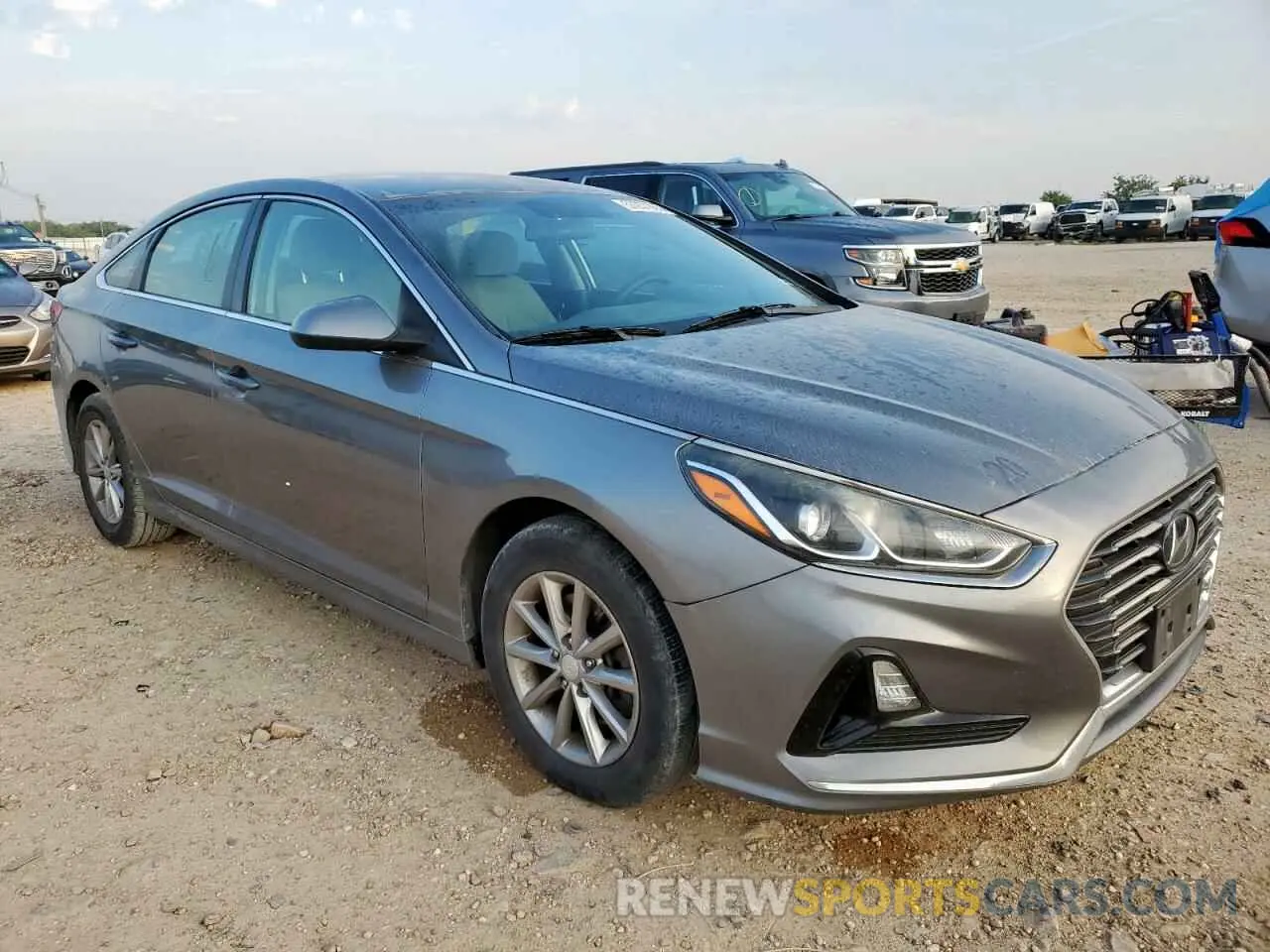 4 fotografías del automóvil dañado 5NPE24AF6KH776410 HYUNDAI SONATA 2019