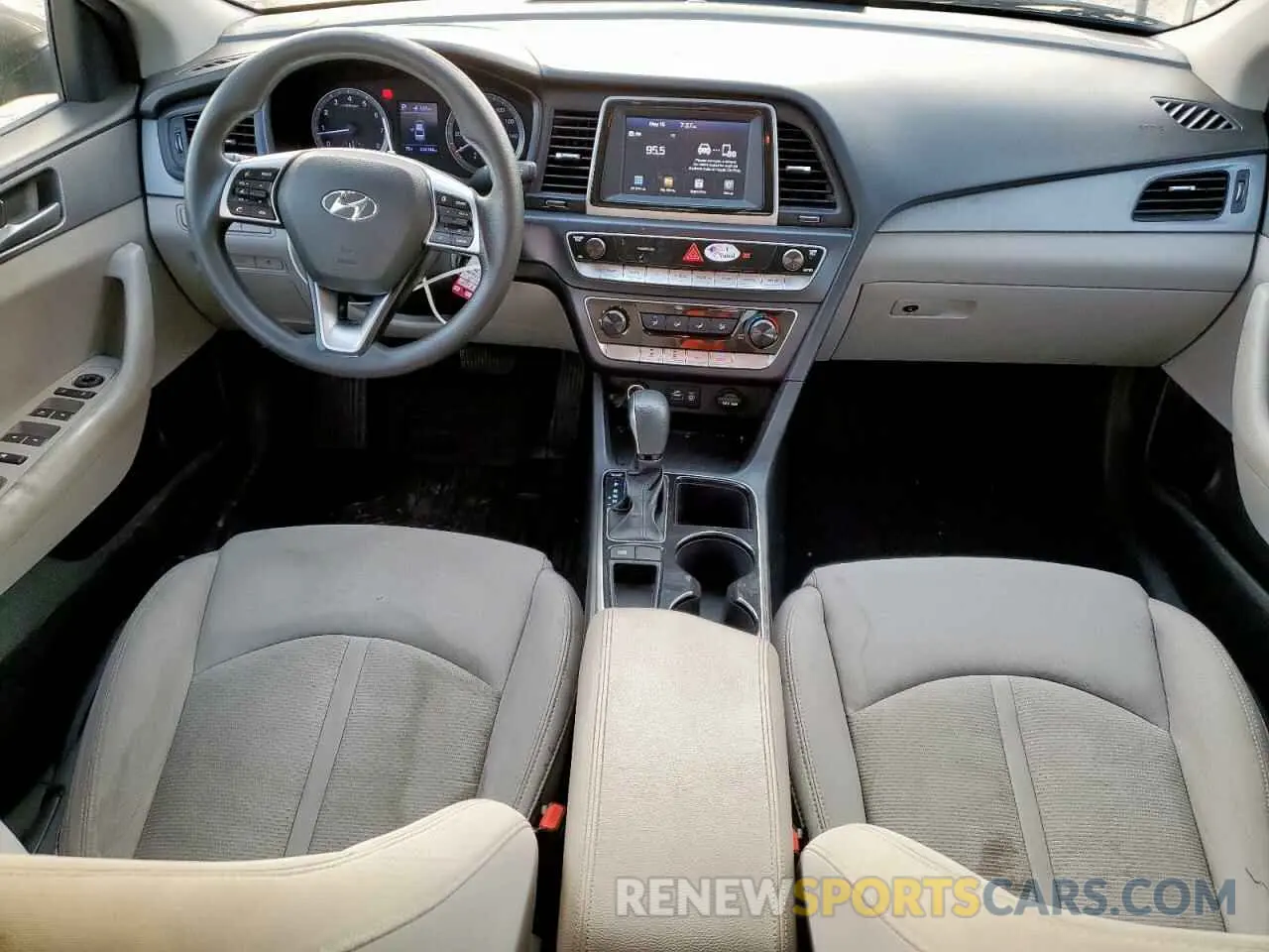 8 fotografías del automóvil dañado 5NPE24AF6KH776410 HYUNDAI SONATA 2019