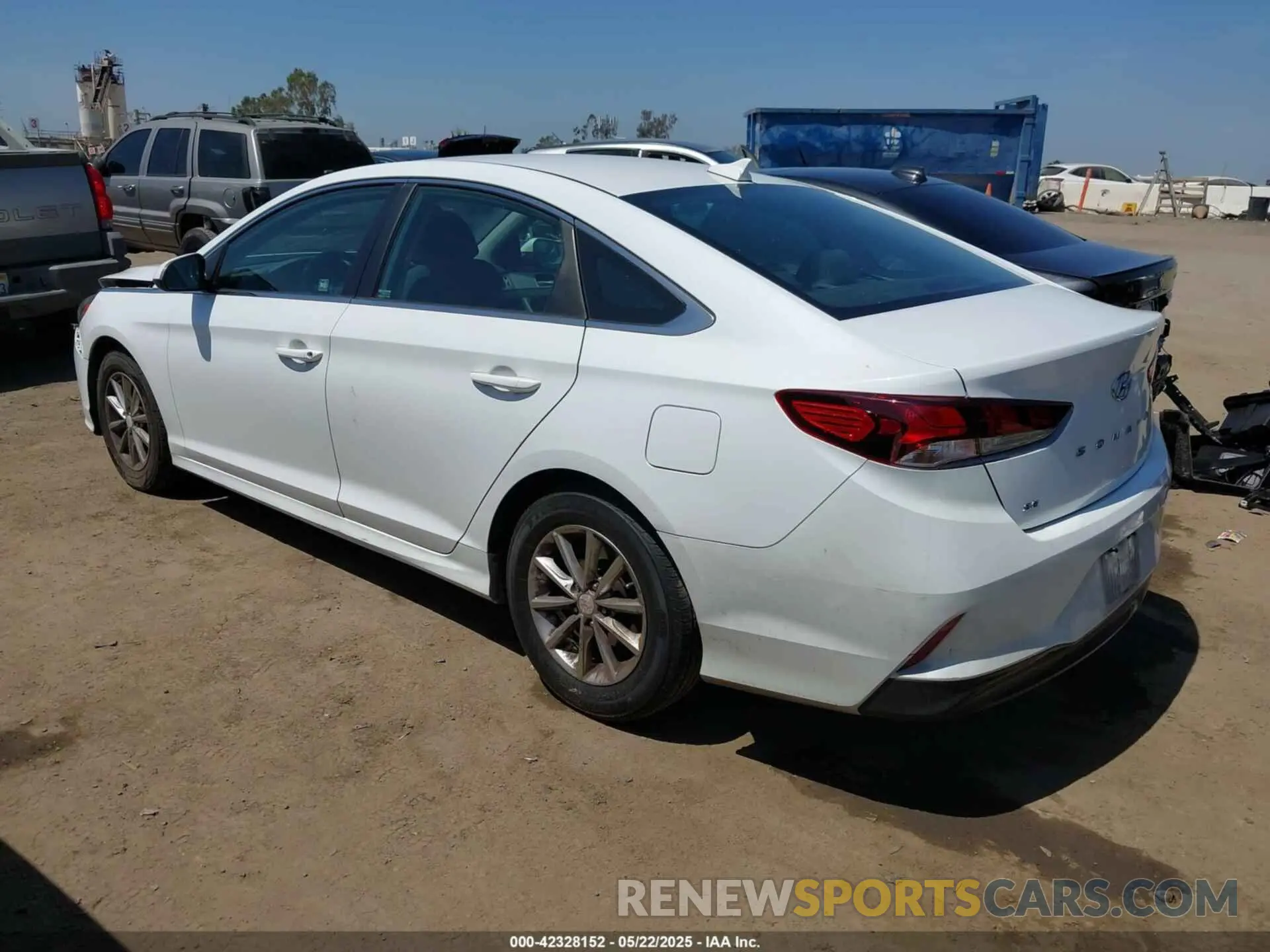 3 fotografías del automóvil dañado 5NPE24AF7KH736238 HYUNDAI SONATA 2019