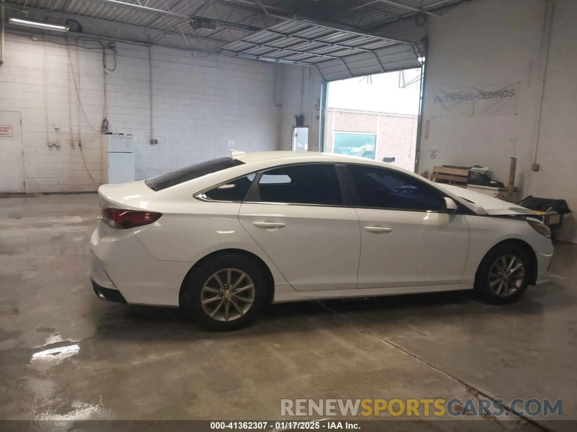 13 fotografías del automóvil dañado 5NPE24AF7KH740998 HYUNDAI SONATA 2019