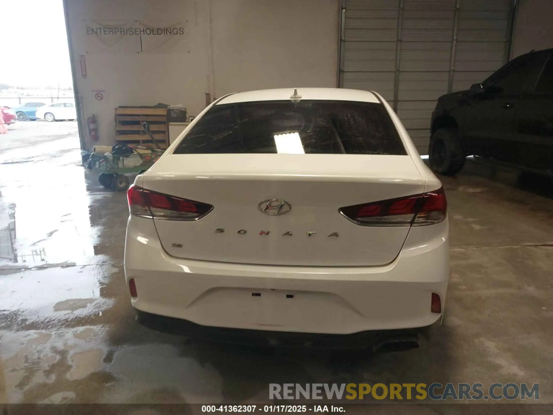 16 fotografías del automóvil dañado 5NPE24AF7KH740998 HYUNDAI SONATA 2019